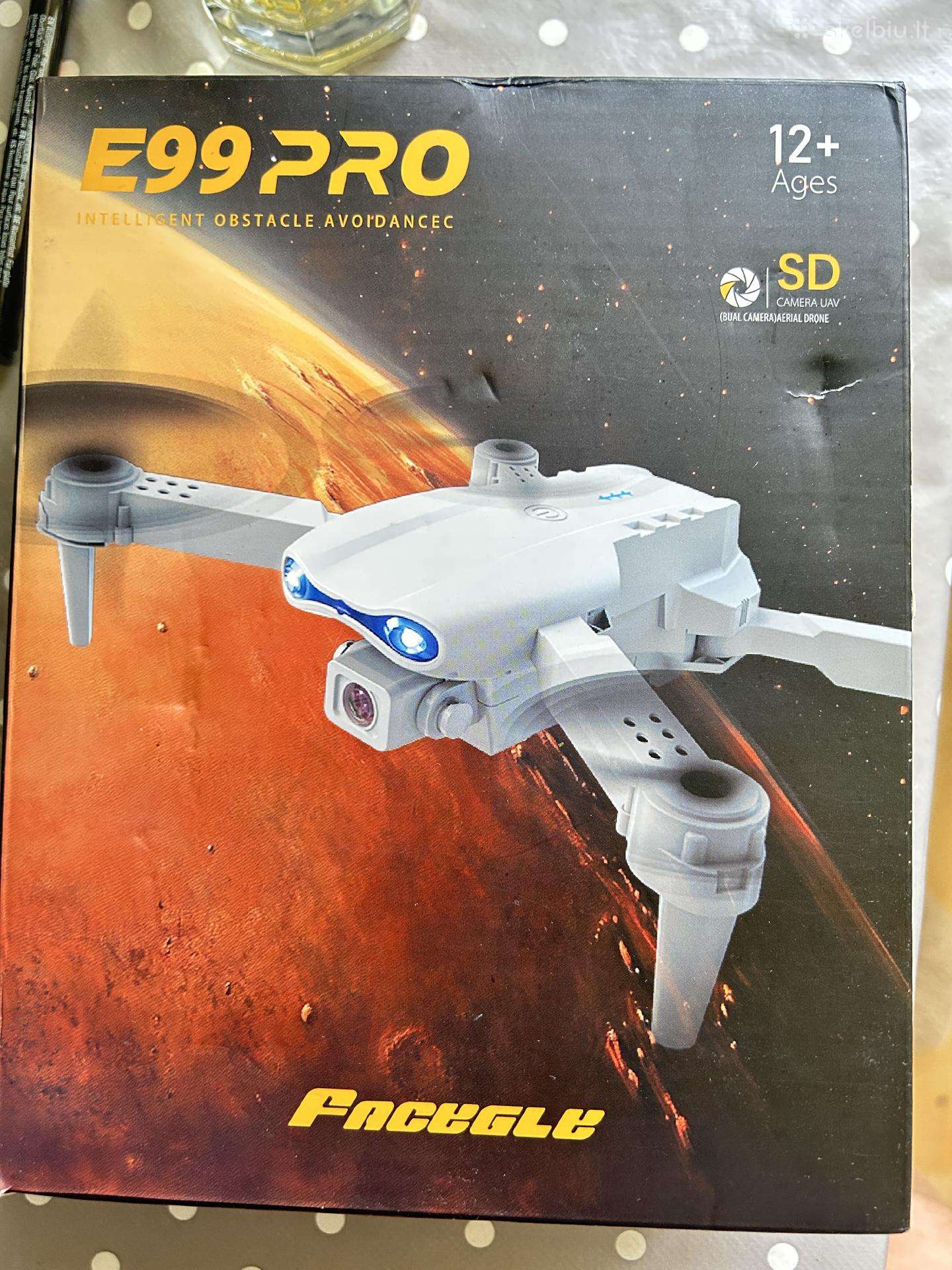 Kompaktiškas ir smagus E99 Pro dronas