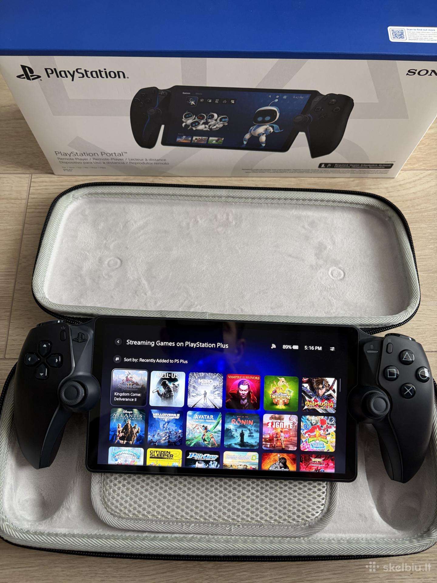 Playstation Portal Black su juodu dėklu ir dėžutė