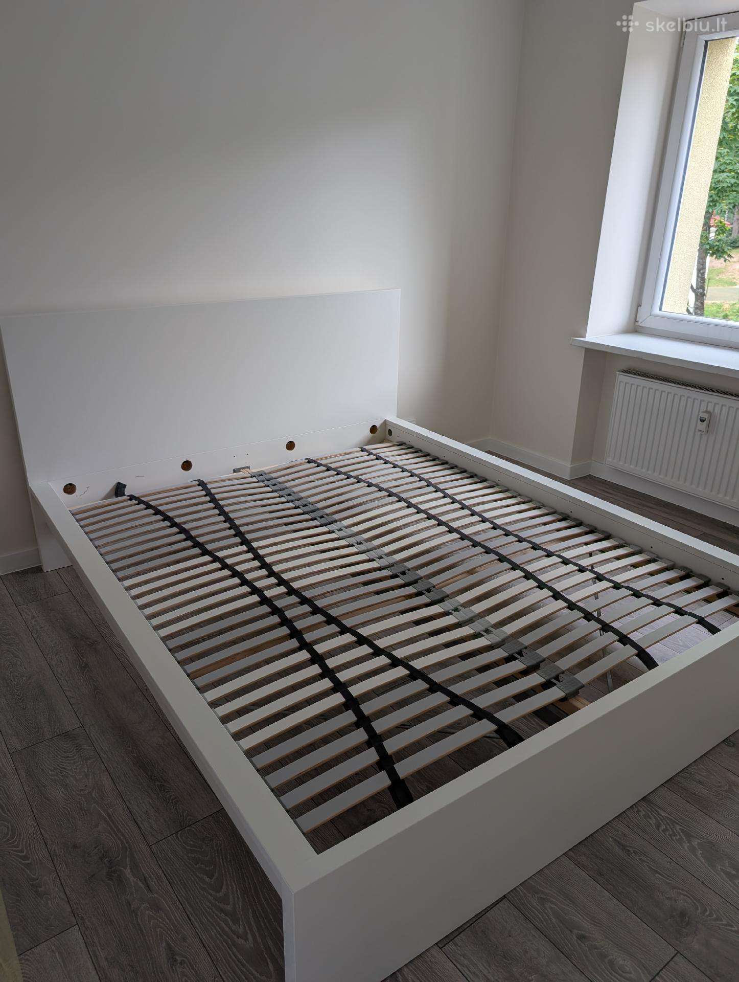 Ikea Malm lovos rėmas su grotelėmis