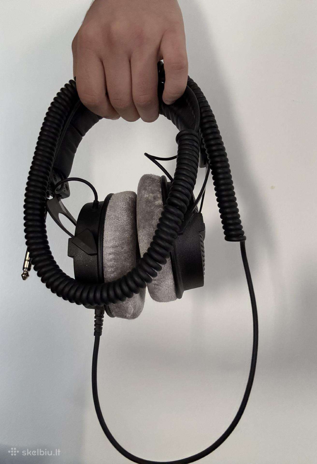 DT 990 Pro 250 Ohm headphones