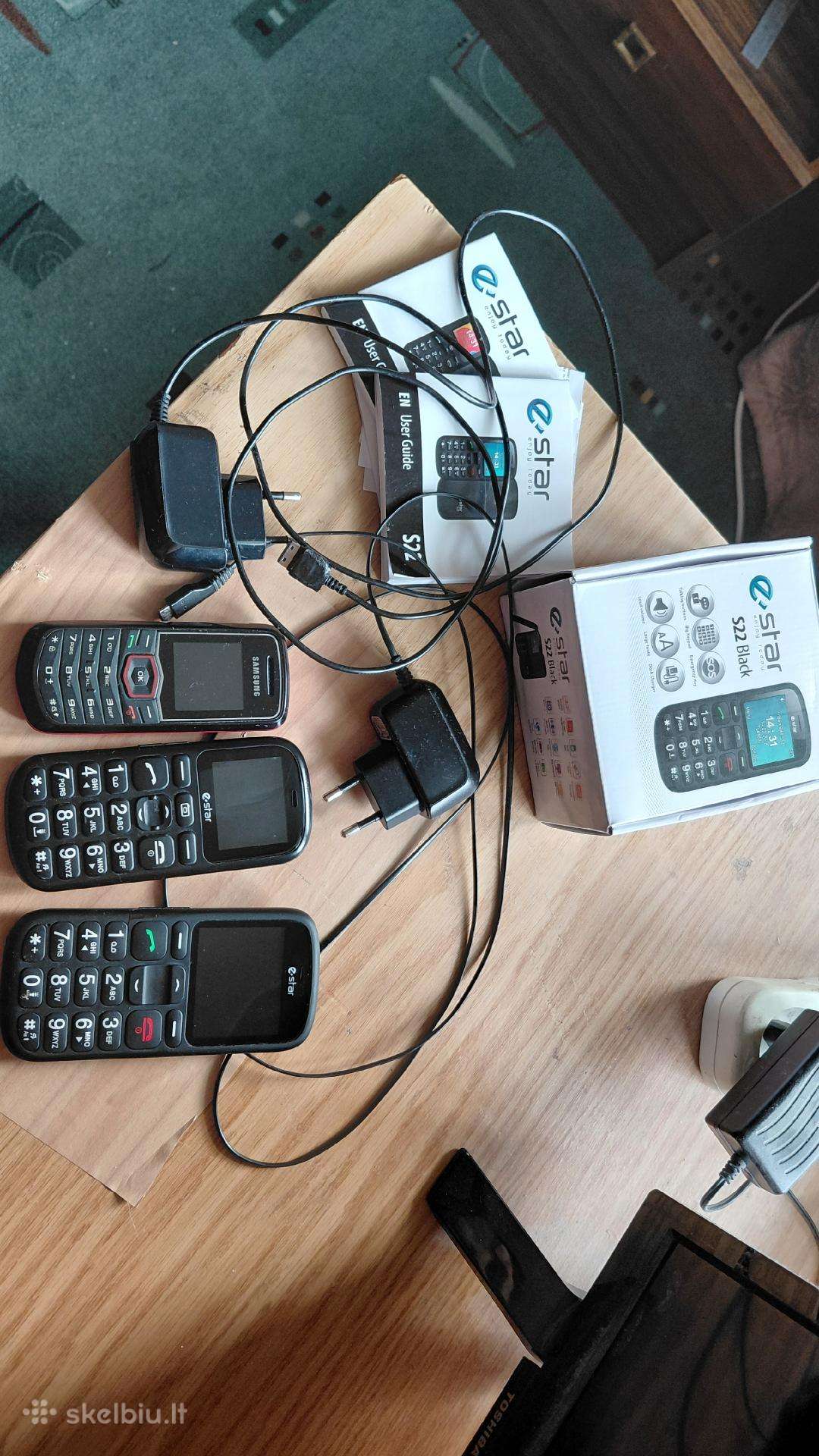 Trys mobilieji telefonai senjorams. €10 uz visus.