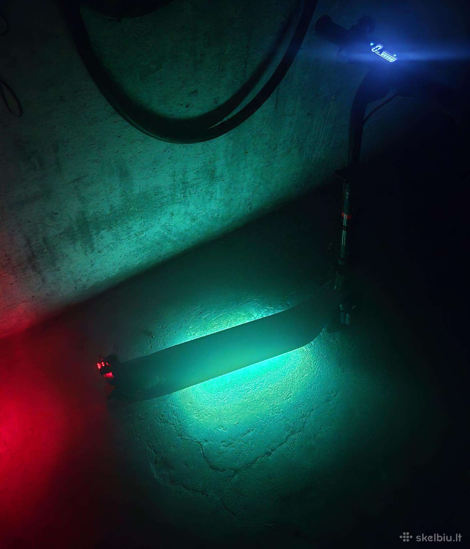 Vaikiškas elektrinis paspirtukas Ninebot C2
