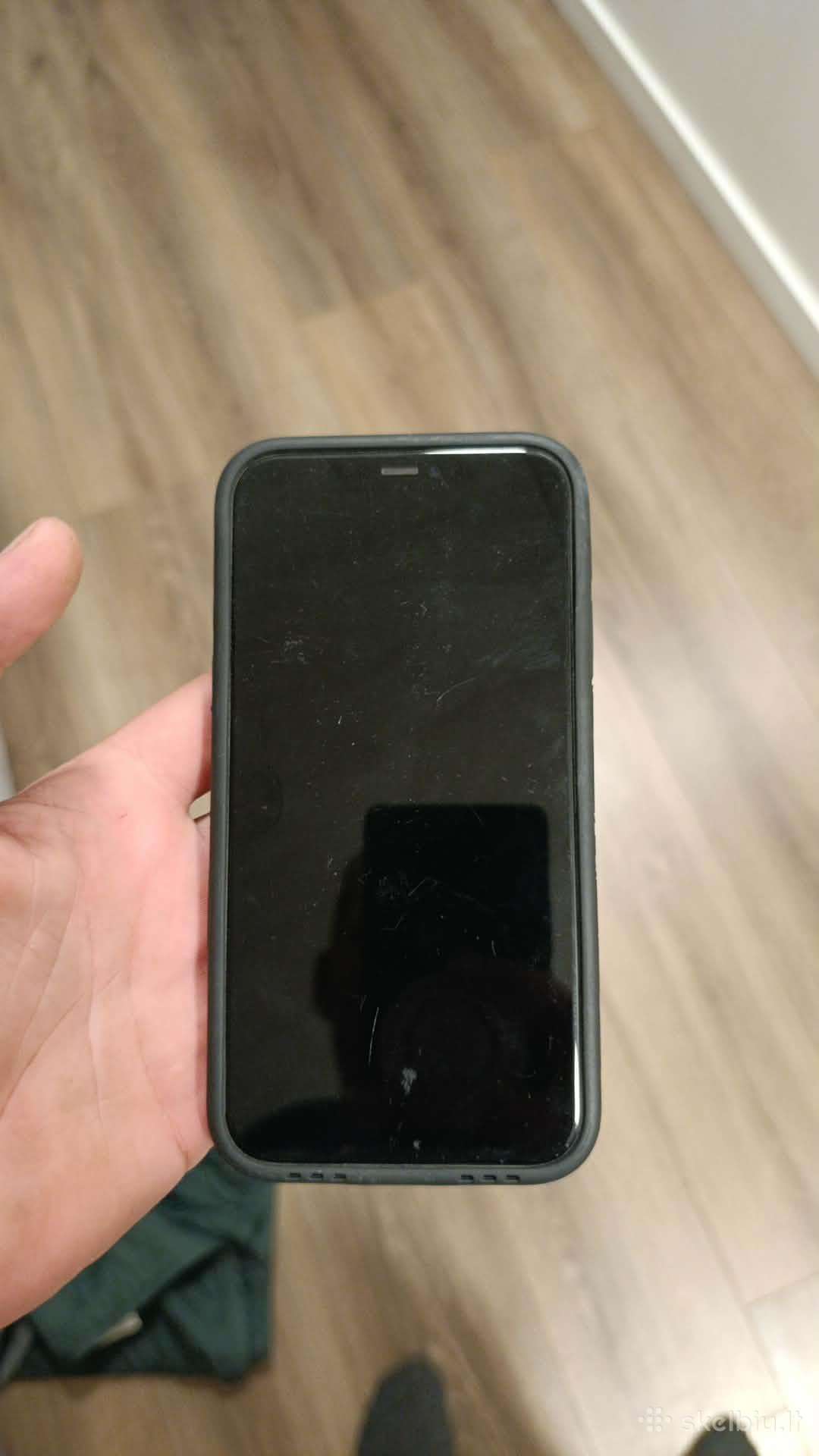 Sveiki parduodu iPhone 11 veikiantį