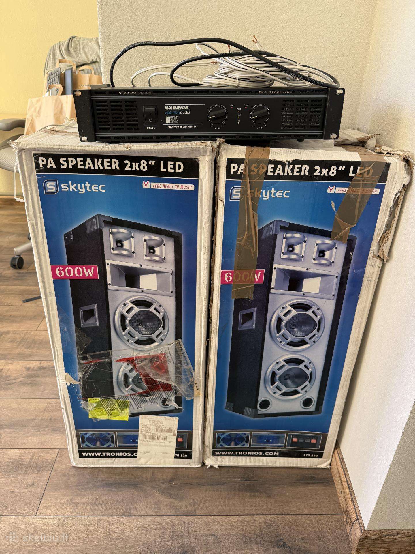 Skytec Pa 2x8" LED 600w kolonėlės + stiprintuvas