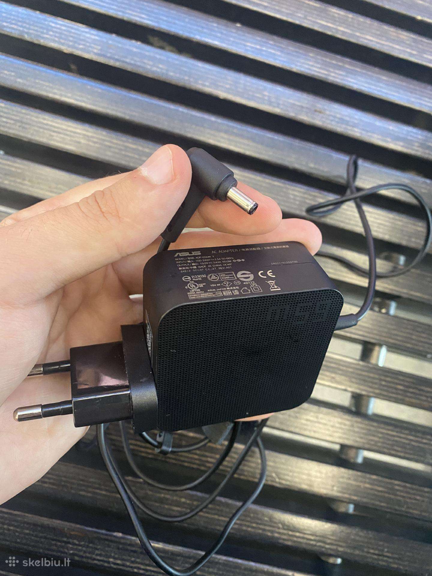 Naujas originalus Asus pakrovejas 65w