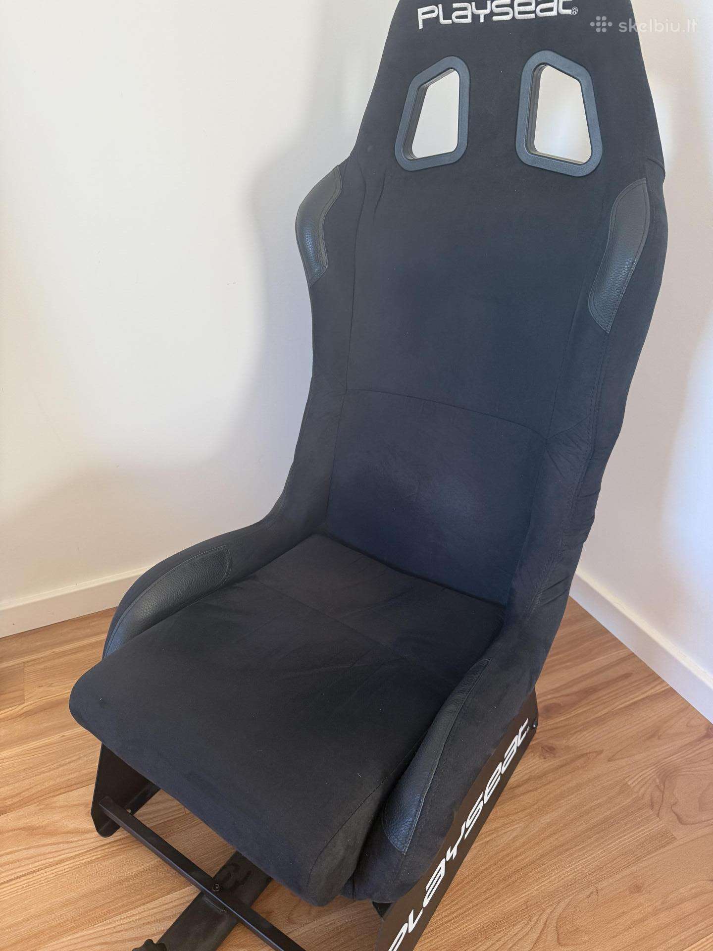 Playseat Evolution Alcantara Black kėdė su stovu