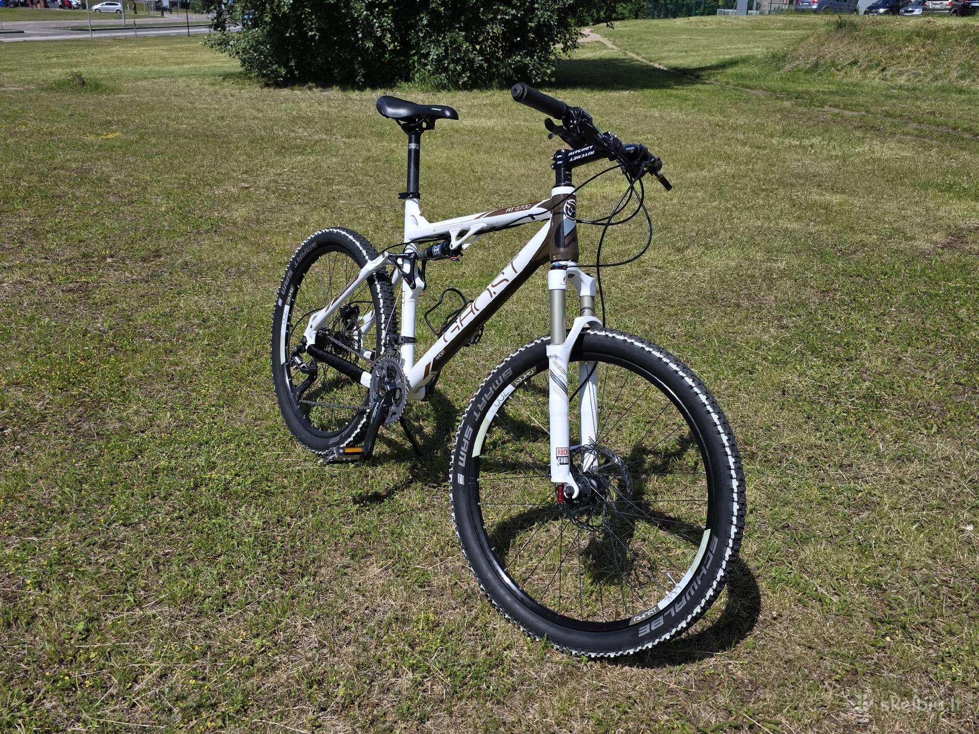 Full-suspension Ghost Rt 5700 Rockshox Reba