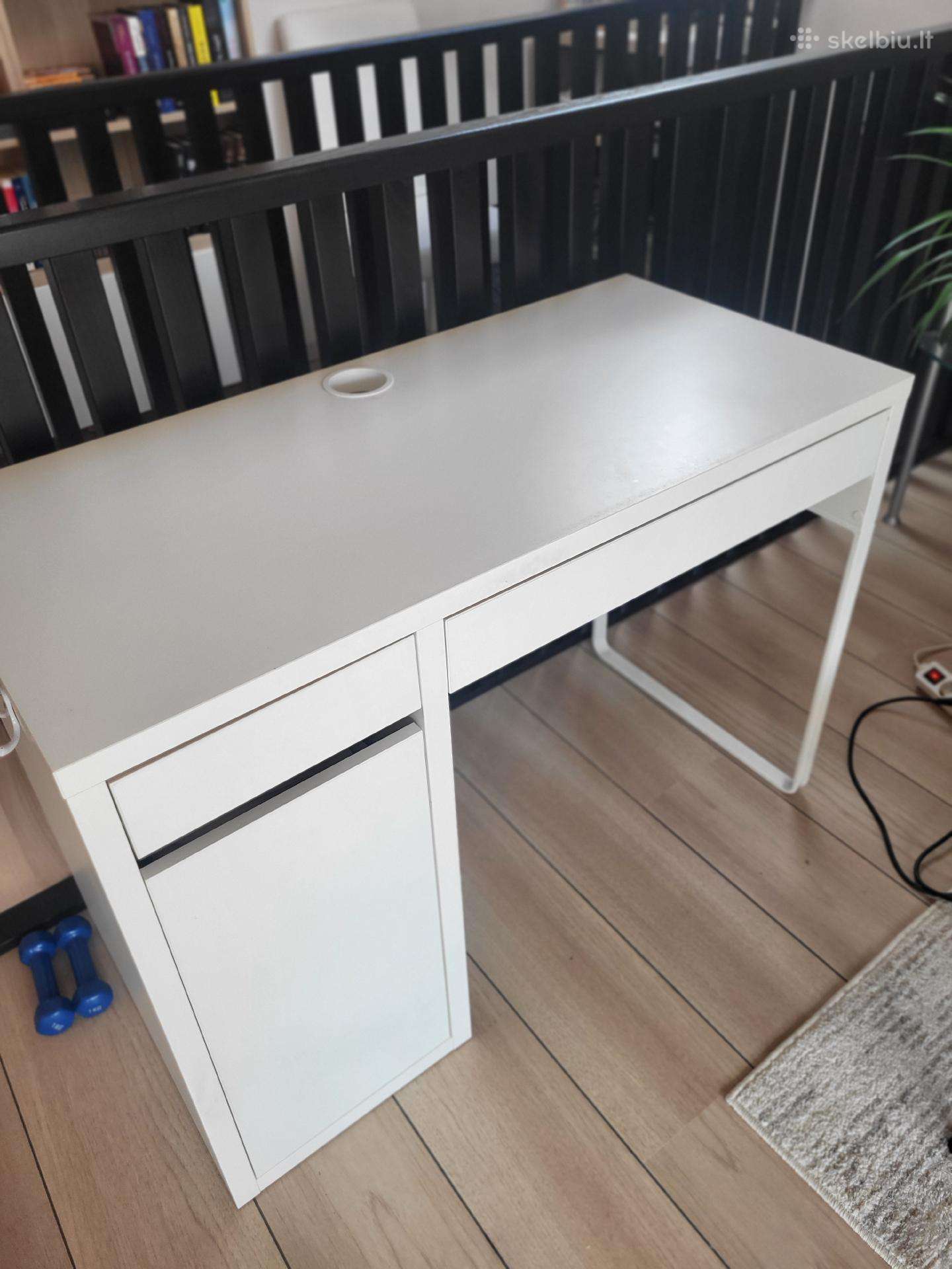 Rašomasis stalas Ikea