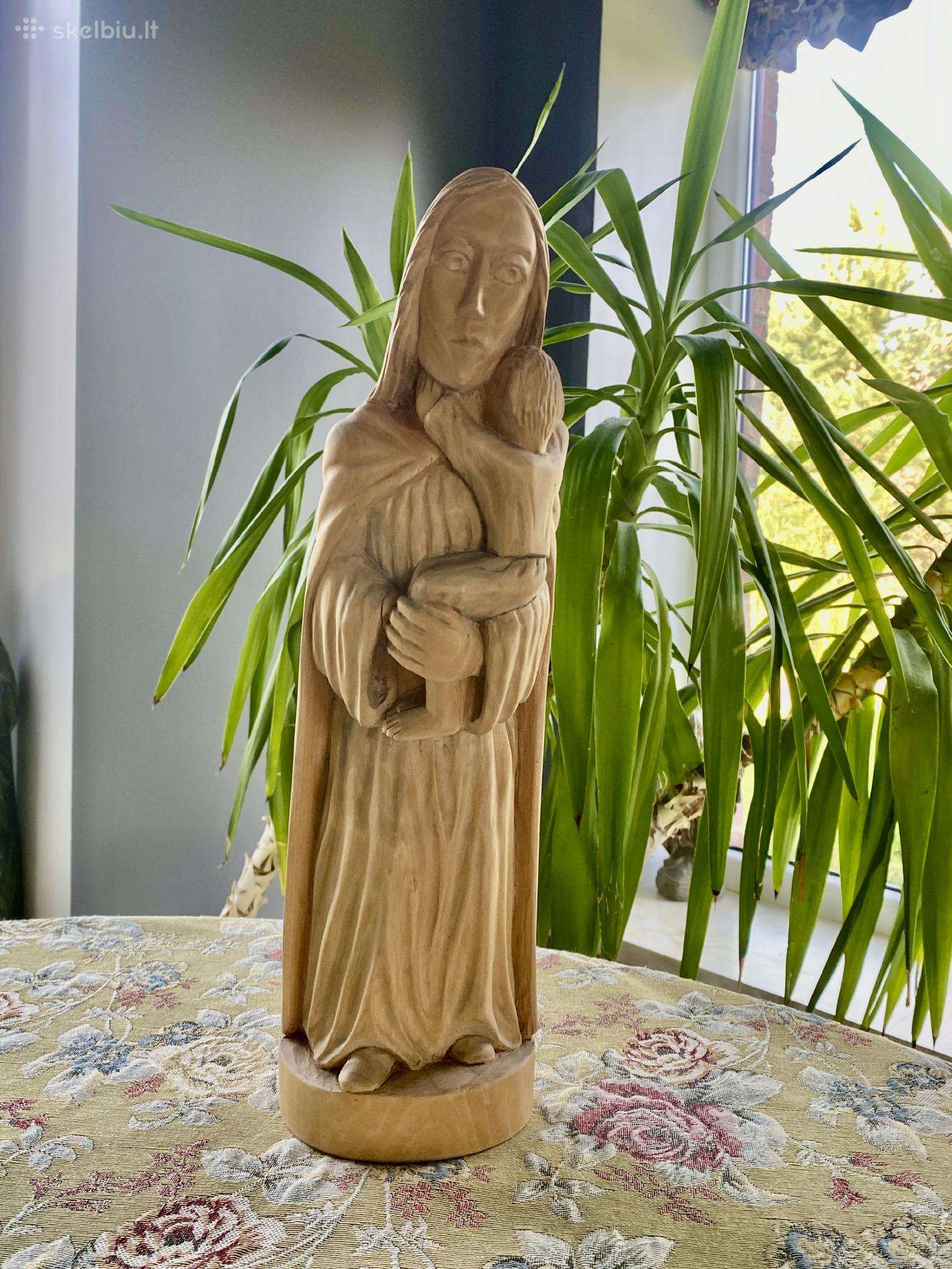 Medinė Lietuviška Mergelės Marijos skulptūra