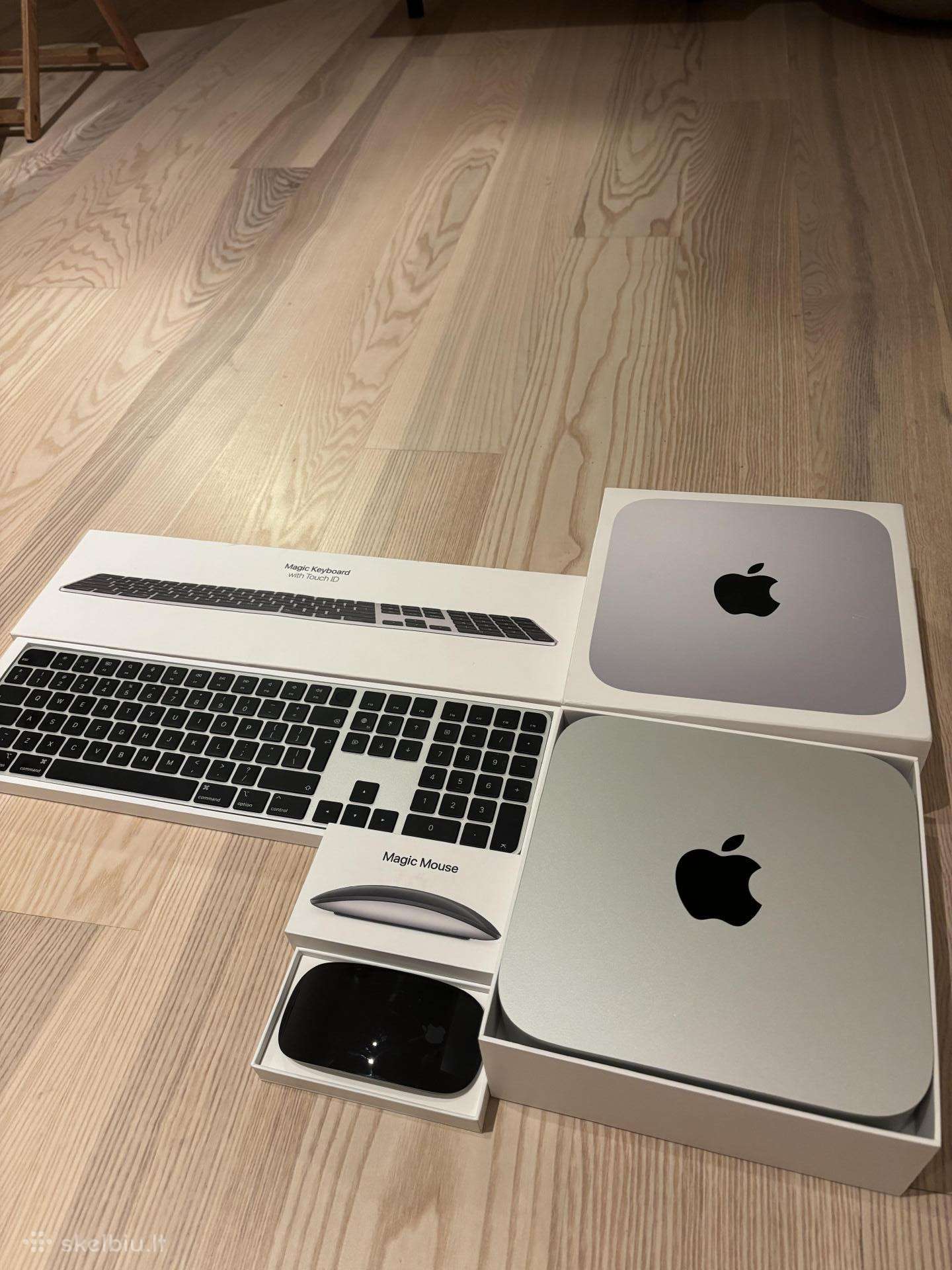 Apple Mac mini M2 Pro, magic mouse ir keyboard