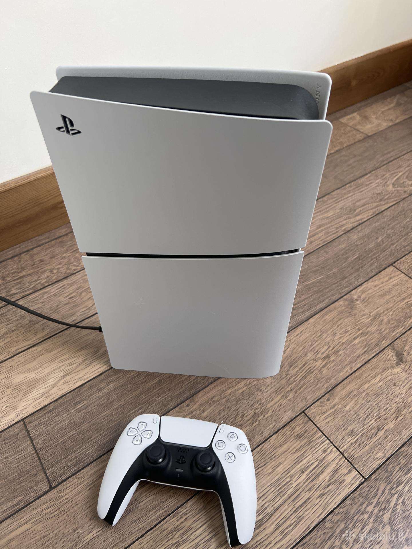 Sony Playstation 5 Slim (825gb, Digital)