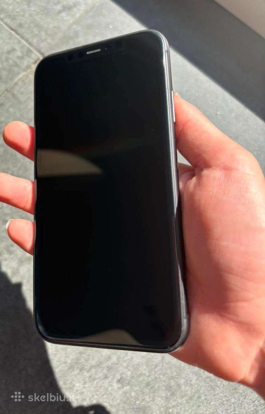 iPhone 11