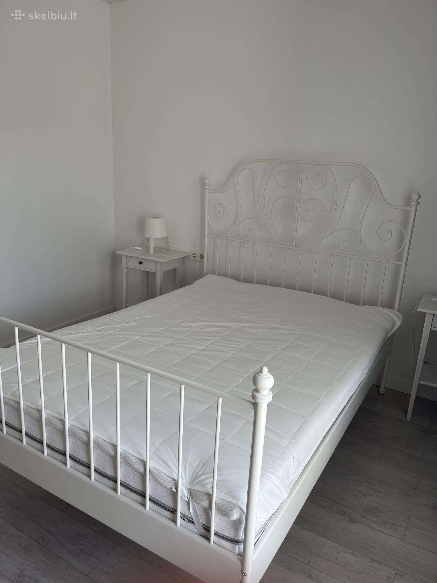 Balta Ikea lova