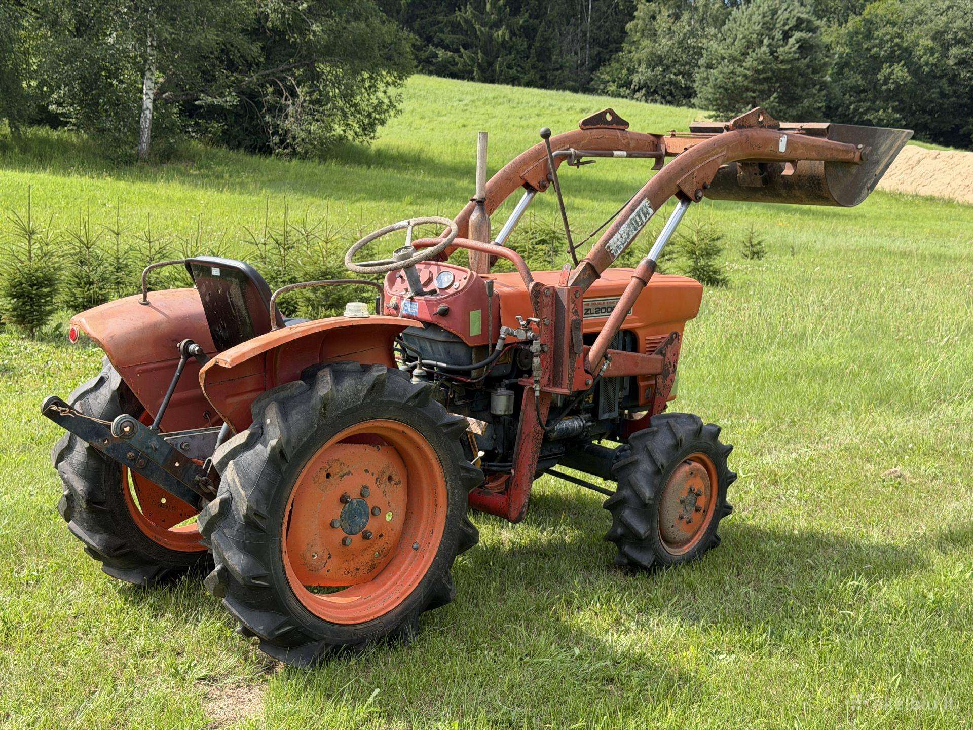 Kubota ZB2000DT, tractors