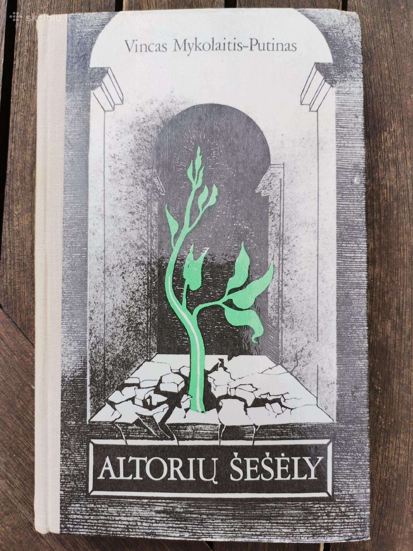 Knyga: "Altorių šešėly" V. M.- Putinas