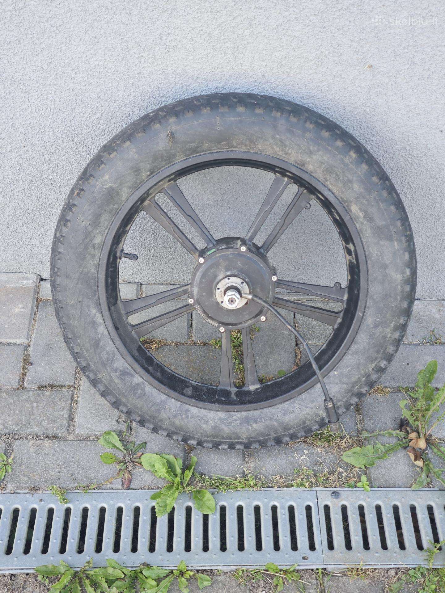 Engwe M20 motoras su ratu