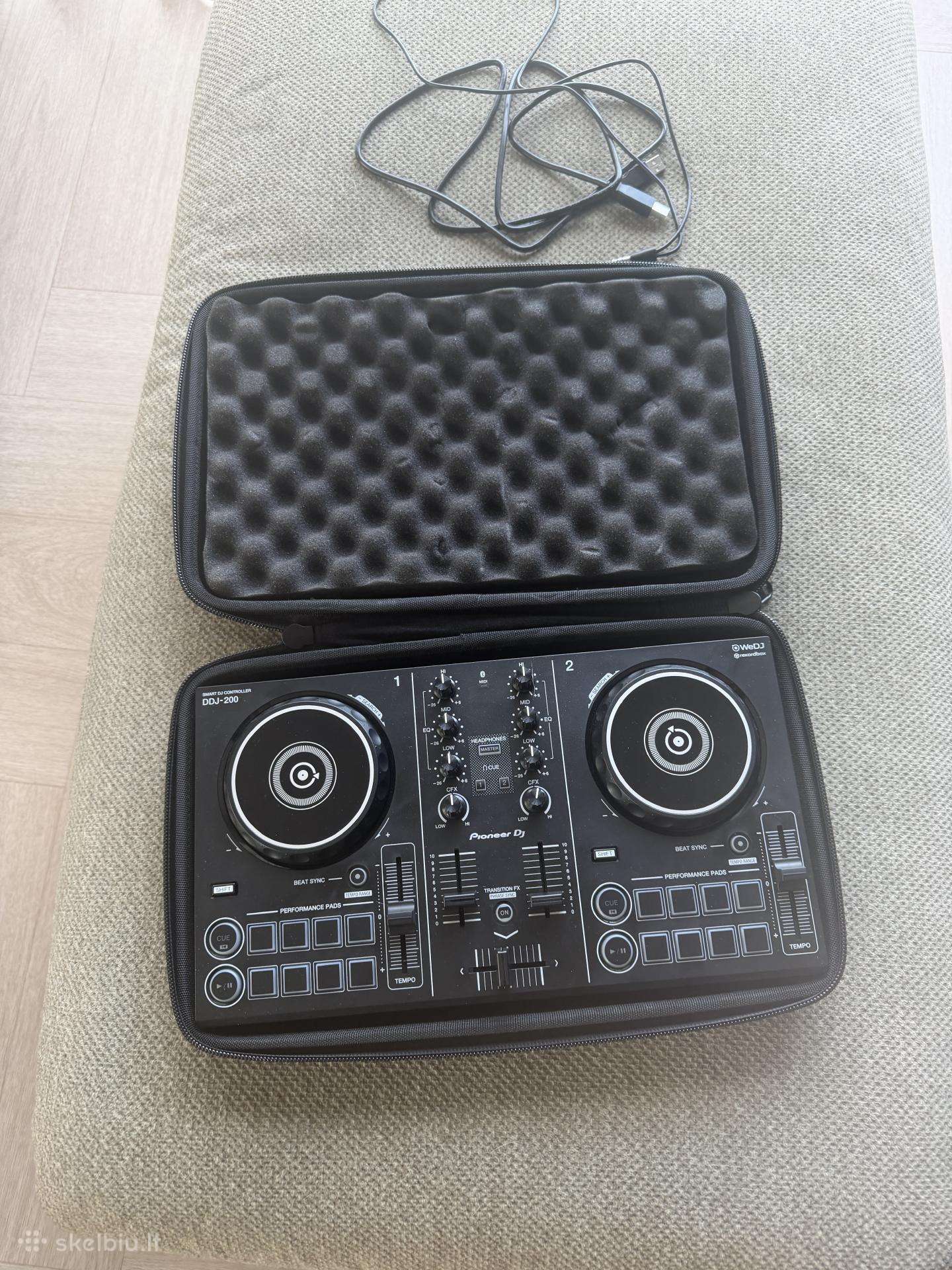 Dj pultas Pioneer Wedj Ddj-200