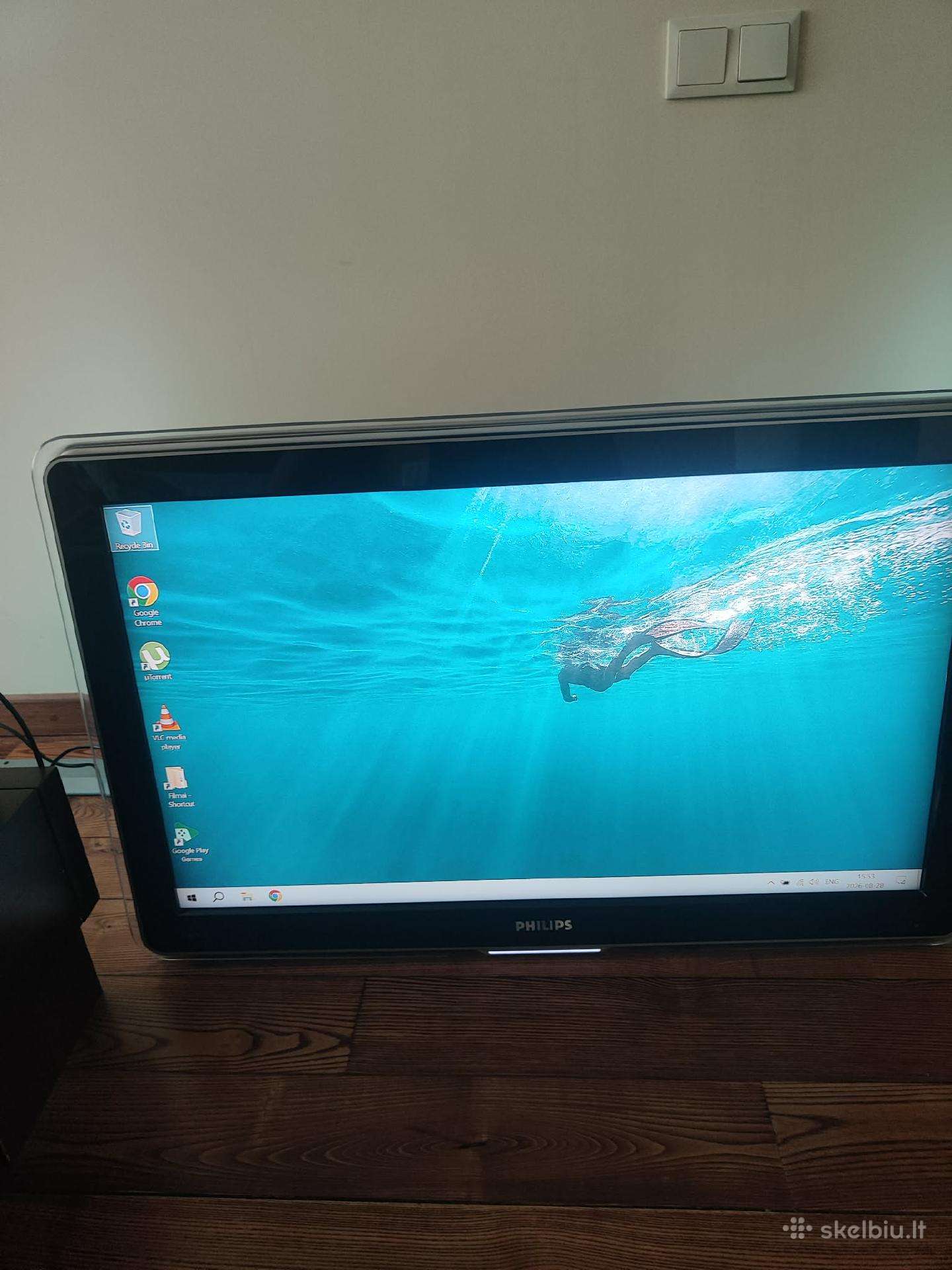 Philips 37" LCD + soundbar hts 6100