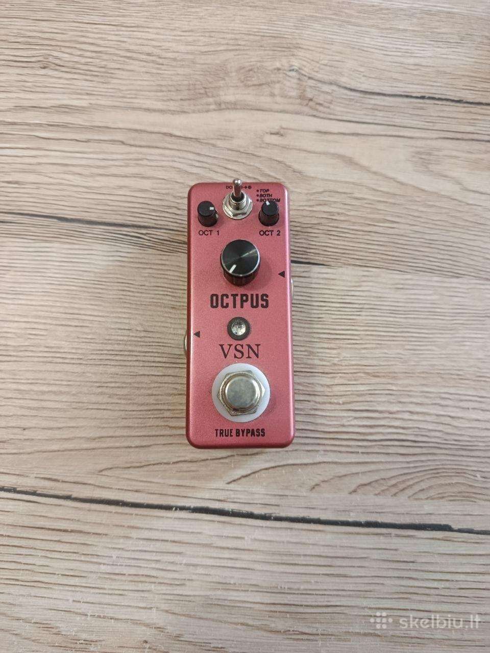 Gitaros efektų pedalas „octaver“ su maitinimo blok