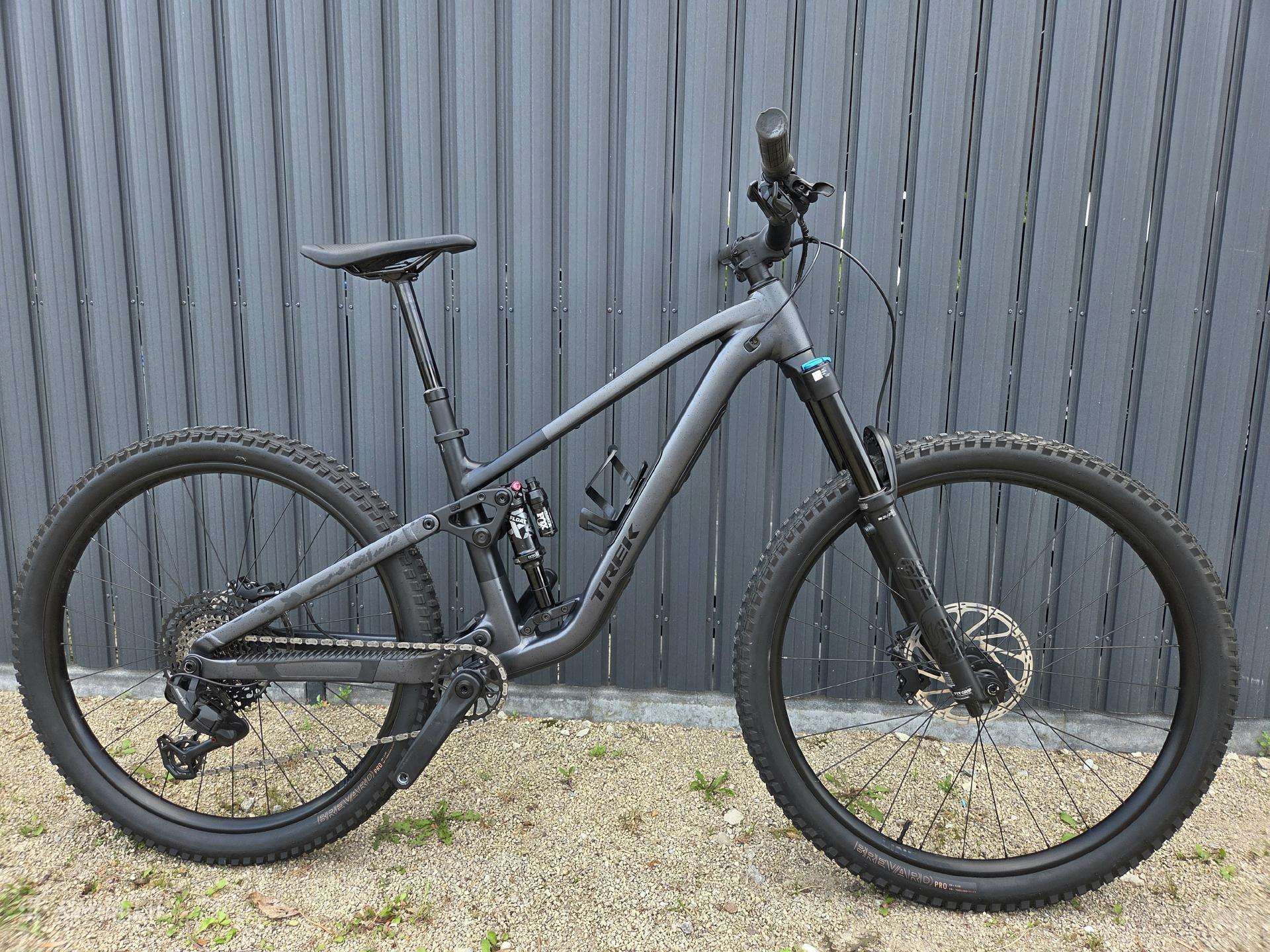 Trek fuel ex 8 2026m. Full dviratis Fox36 1x12 M