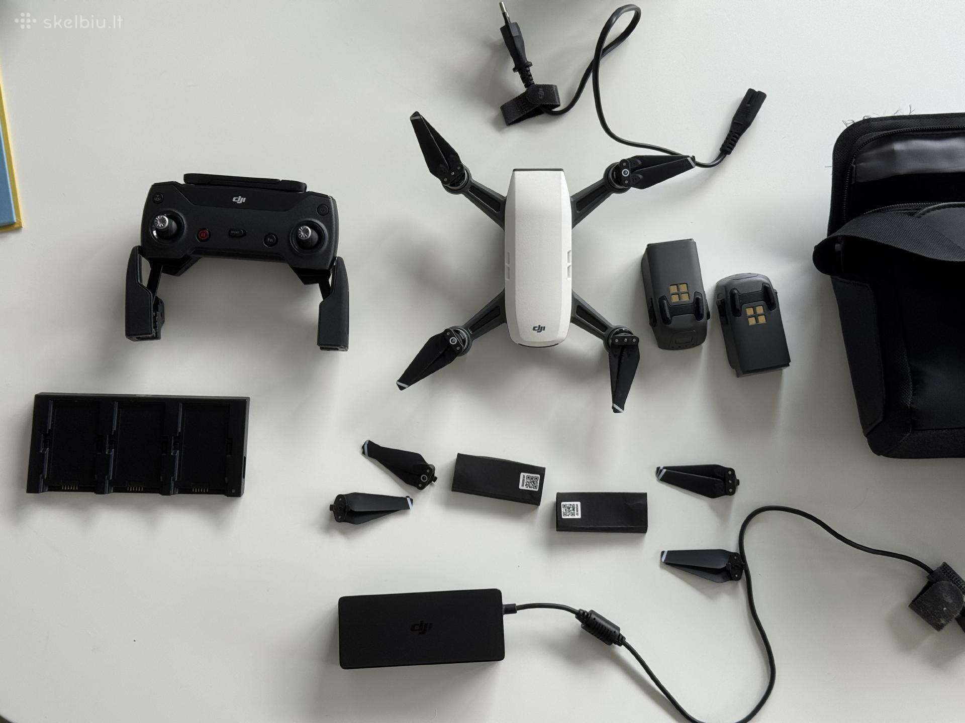 Dji spark dronas su pilnu komplektu