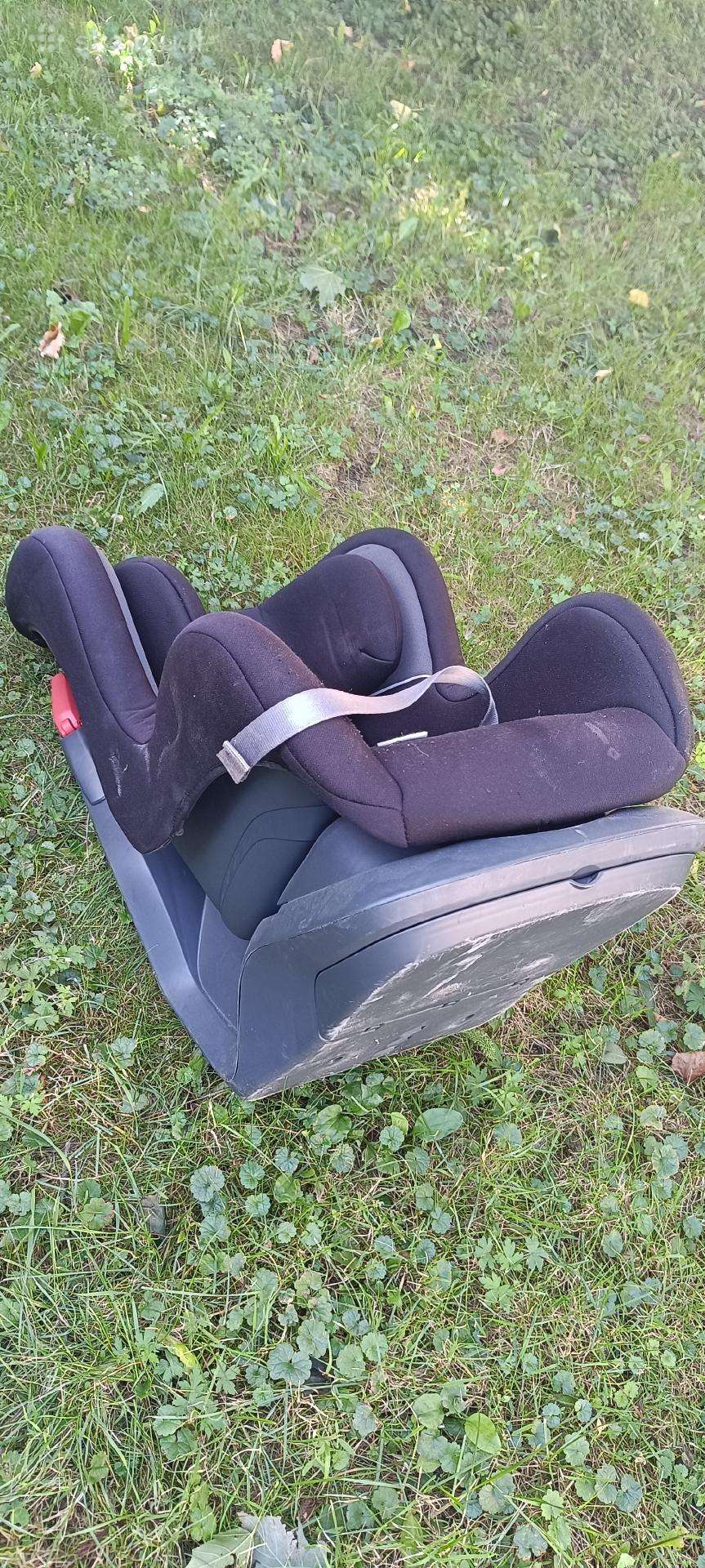 Kėdutė vaikiška automobilinė