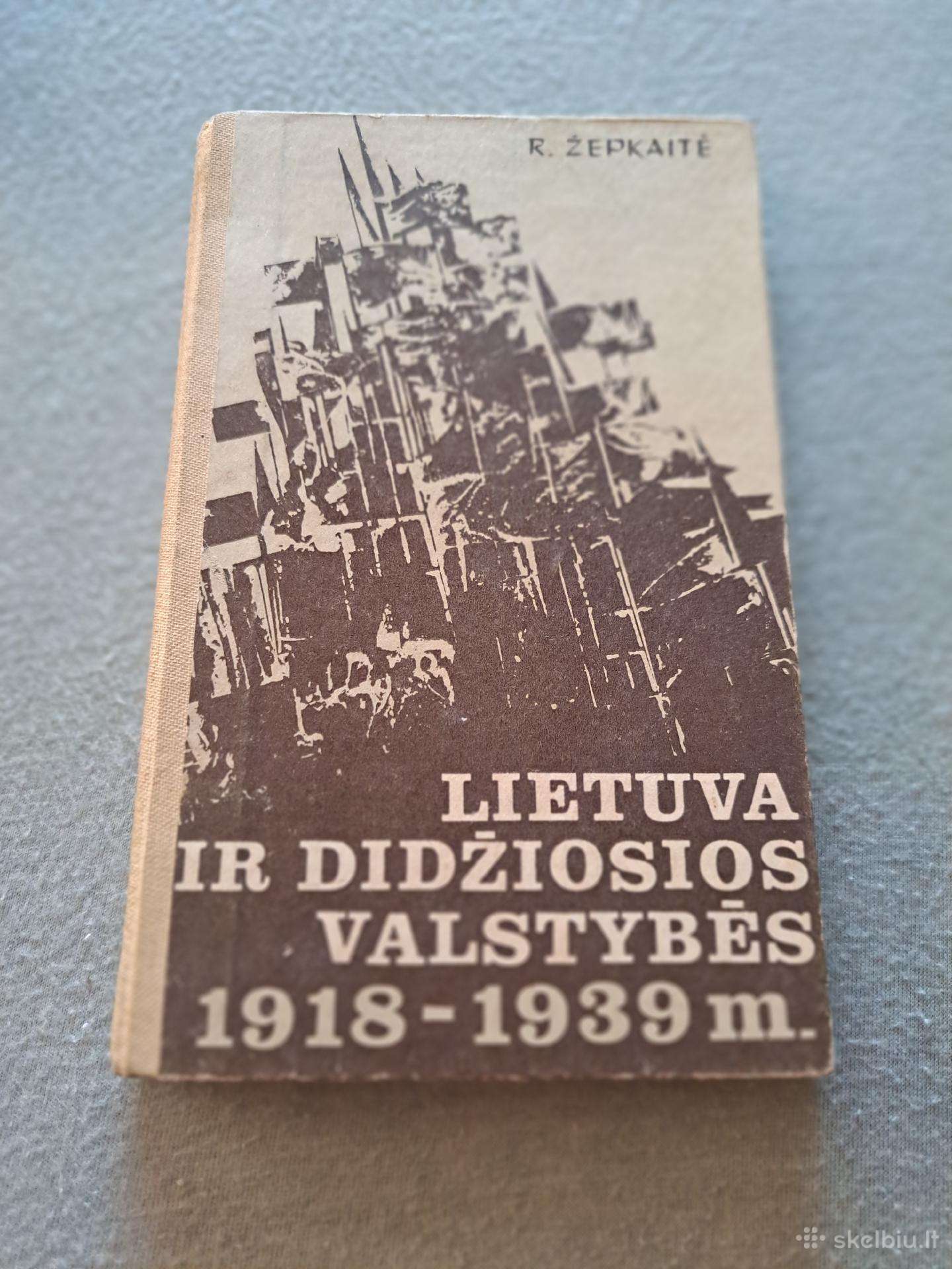 Vintažinė istorijos knyga.