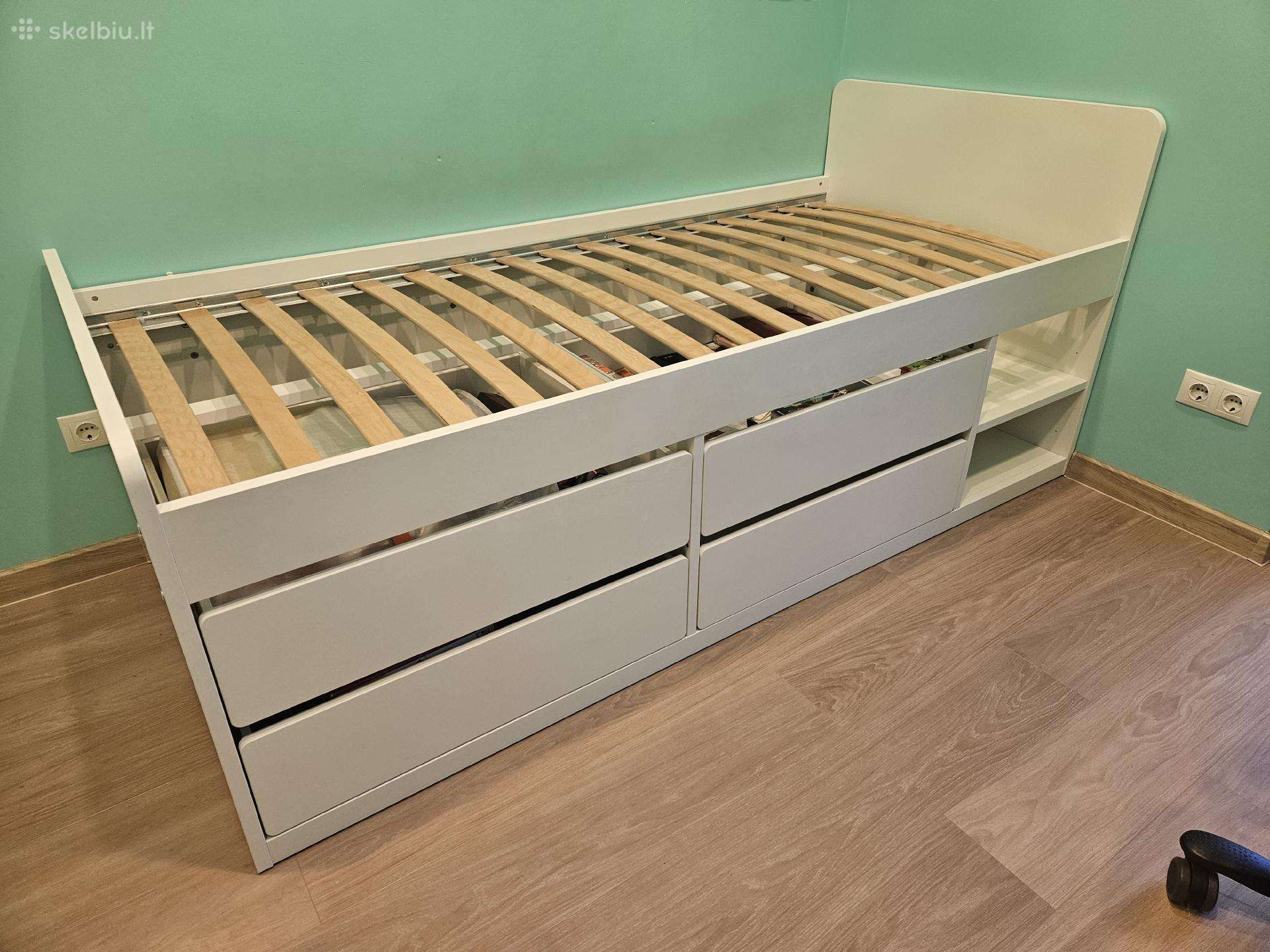 Ikea lova su stalčiais