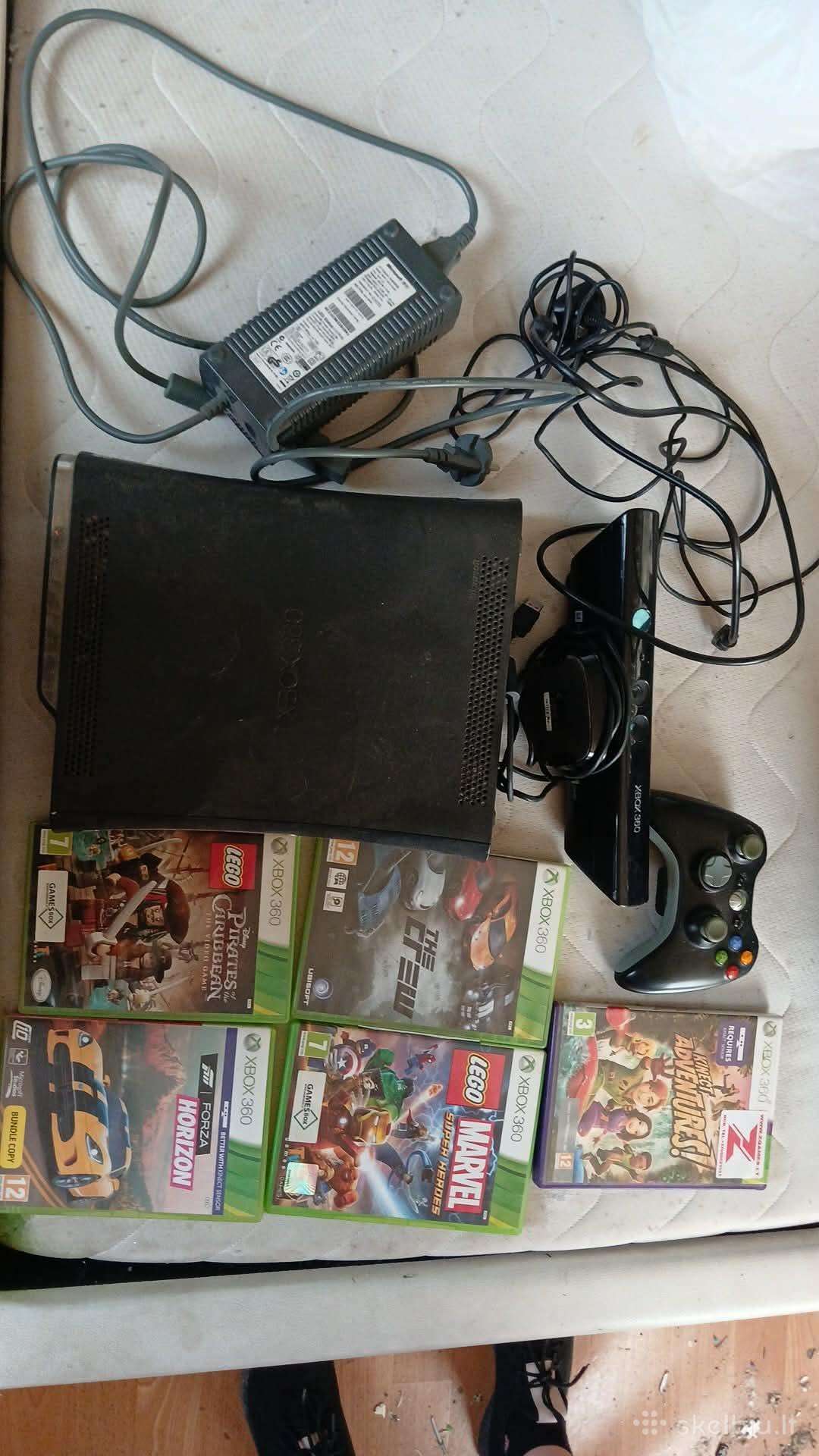 Parduodu naudota Xbox 360 120gb komplekta