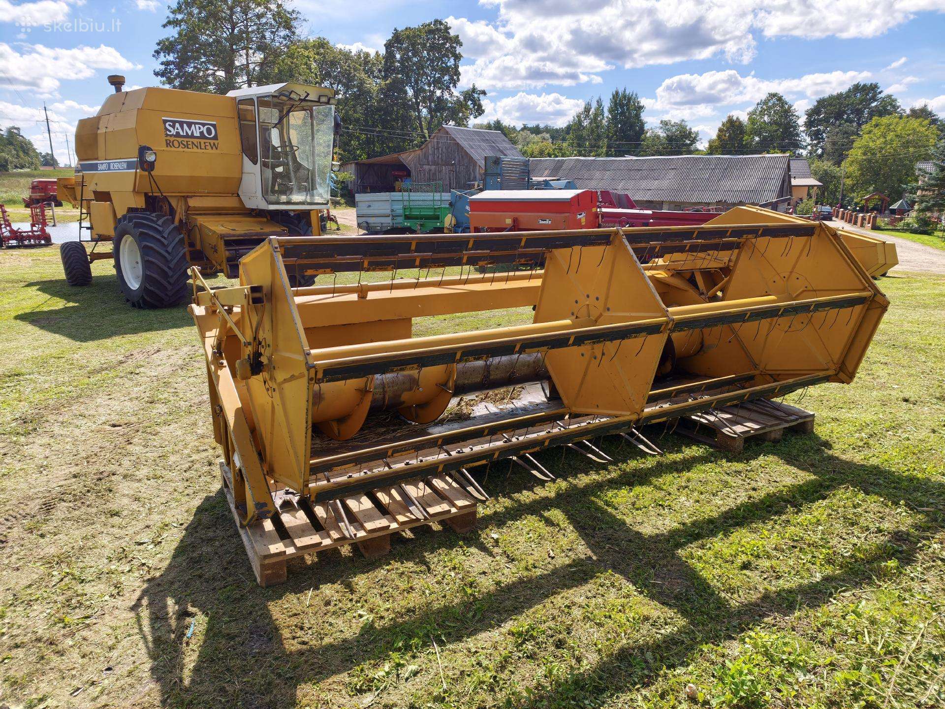 New Holland 8030, kombainai
