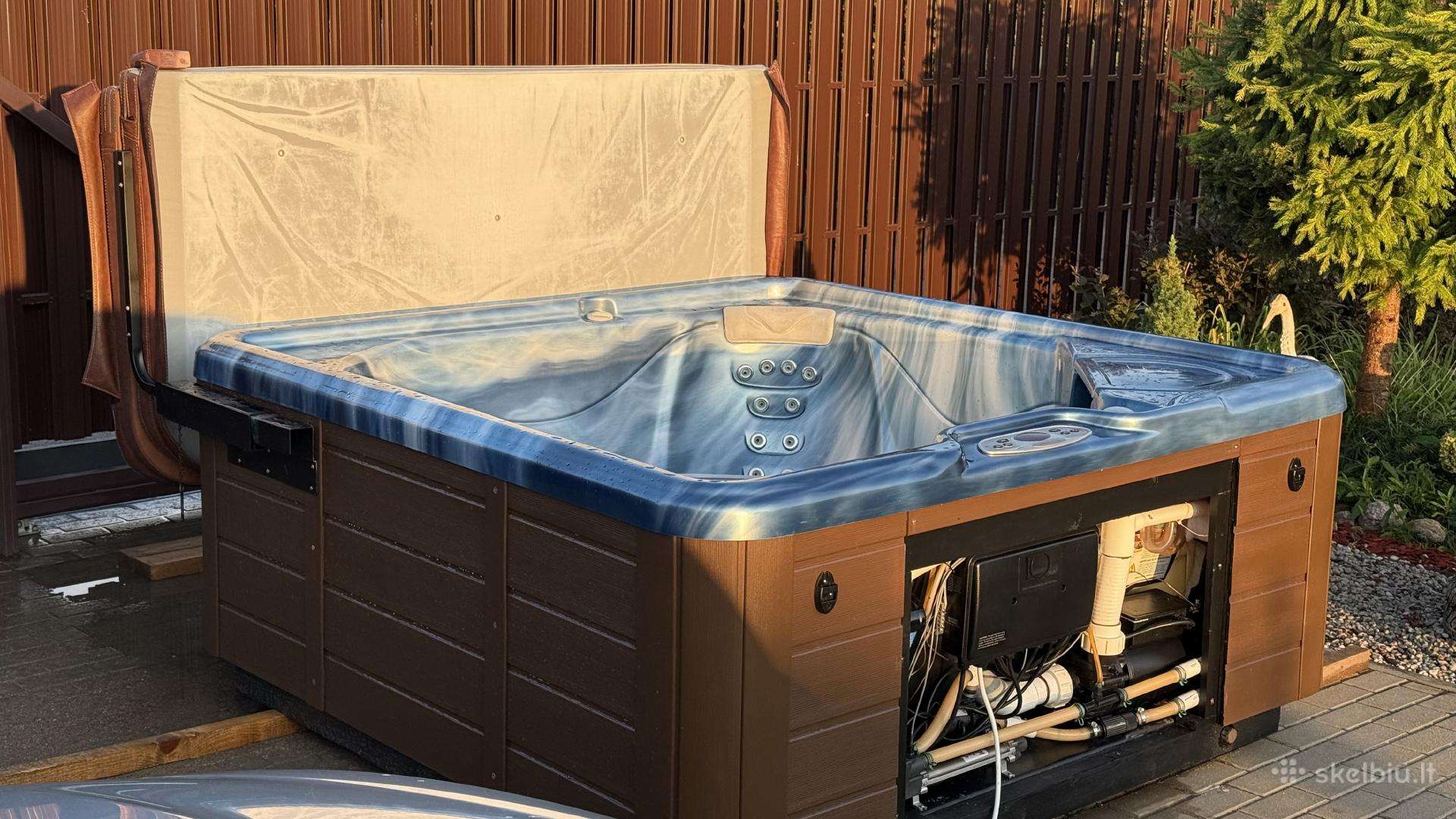Sūkurinė vonia Jacuzzi