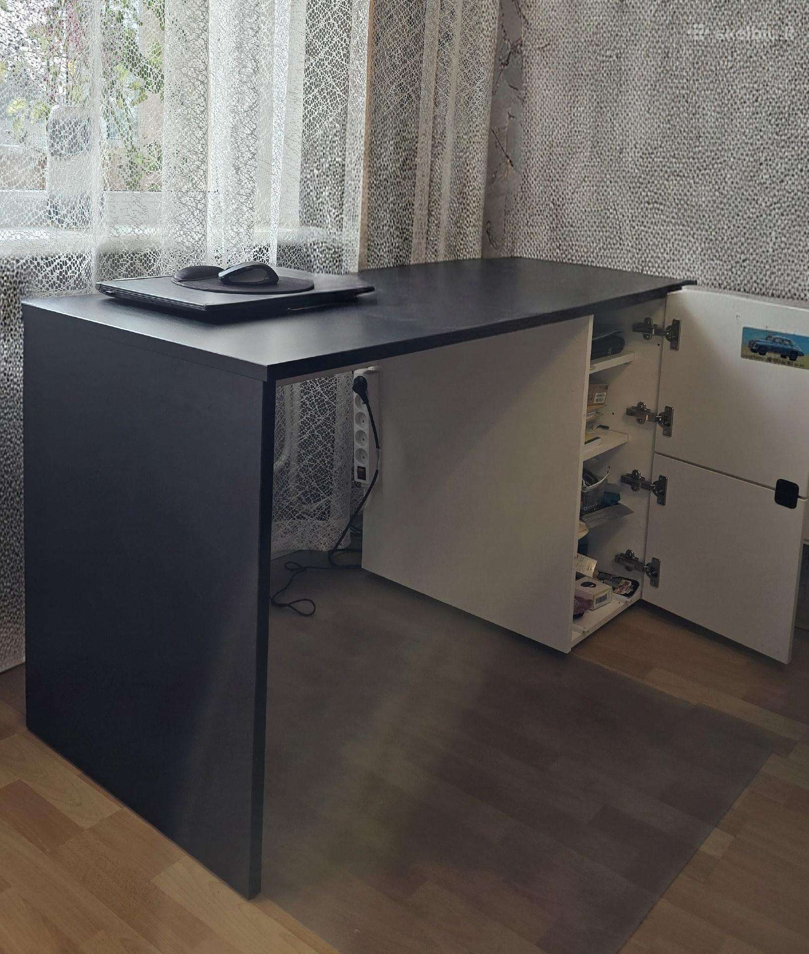 Puikios būklės rašomasis stalas