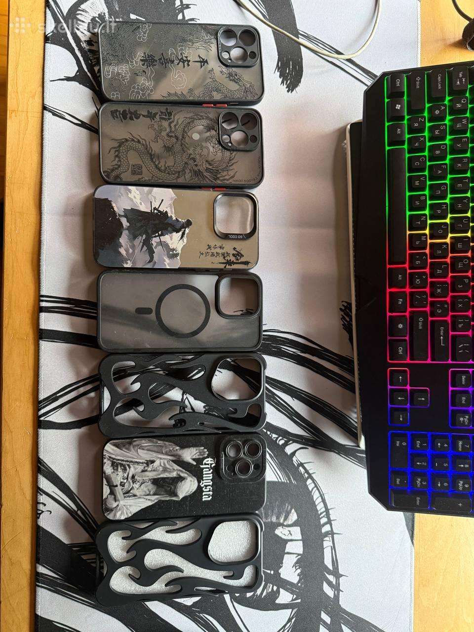 Parduodami iPhone 14 Pro Max dėklai