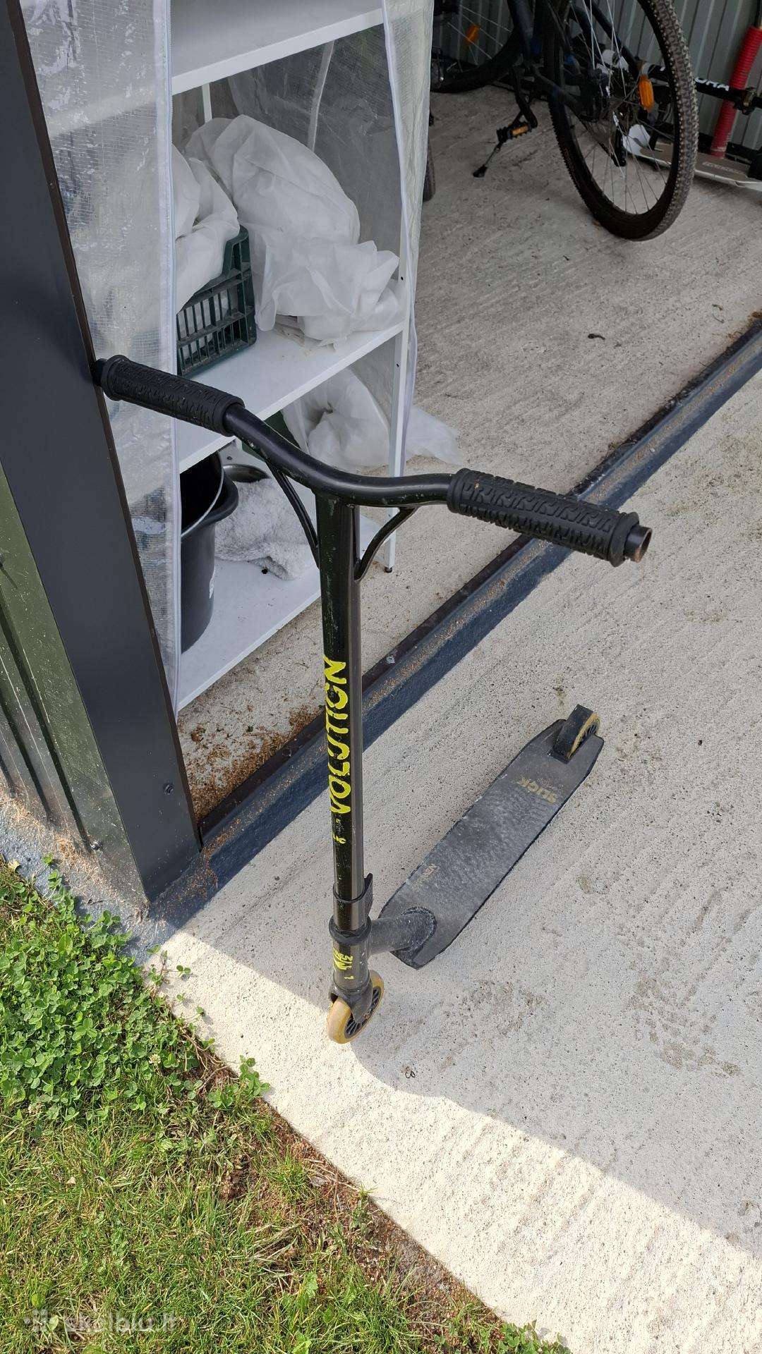 Vakkiškas sportinis paspirtukas Evolution Slick