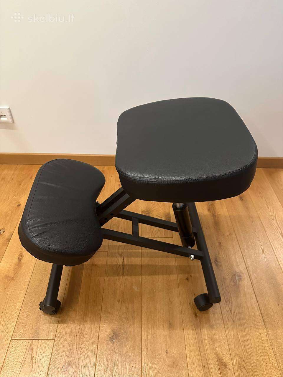 Ergonominė klūpėjimo kėdė, reguliuojamo aukščio
