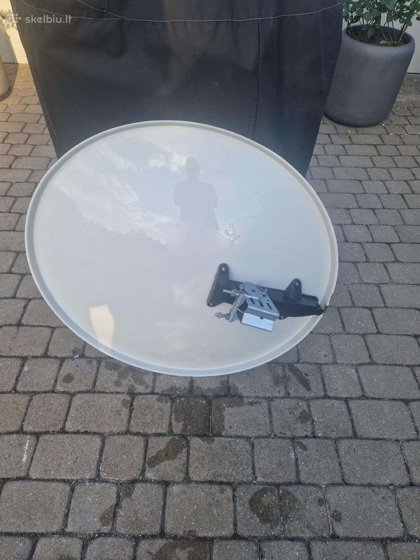 Satelitui lėkštė