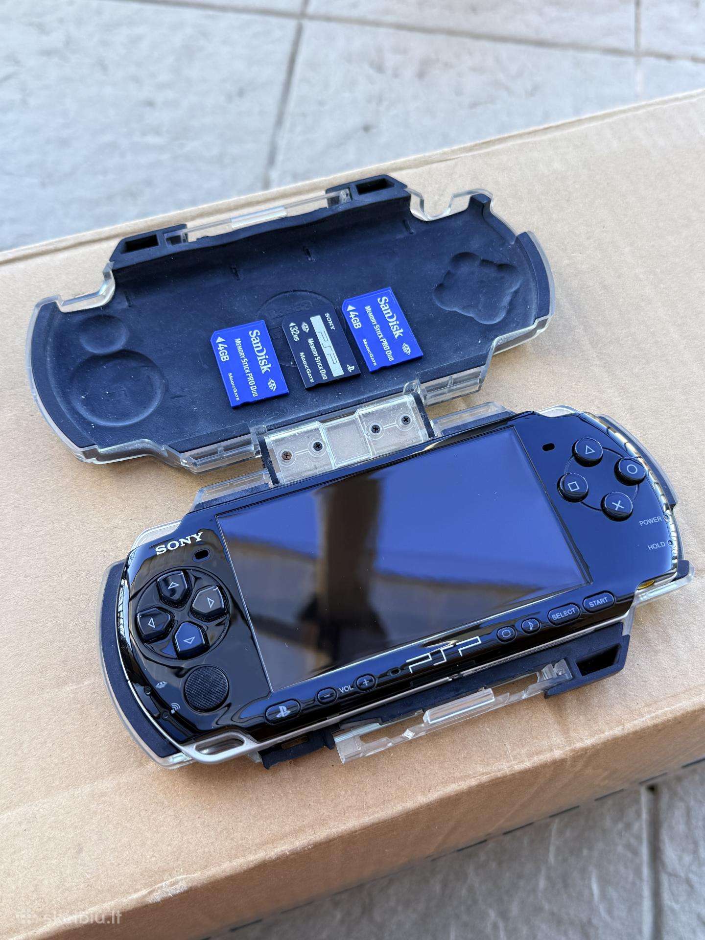 PSP 3004 kaip nauja, daug žaidimu