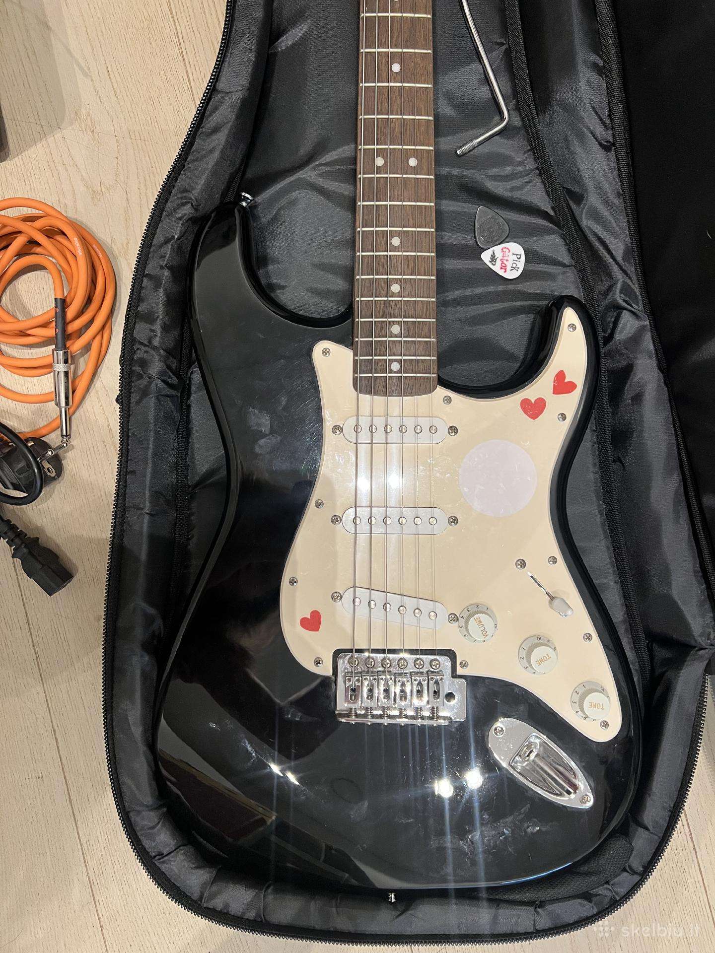 Squier Stratocaster gitara + Fender Mustang Gt40