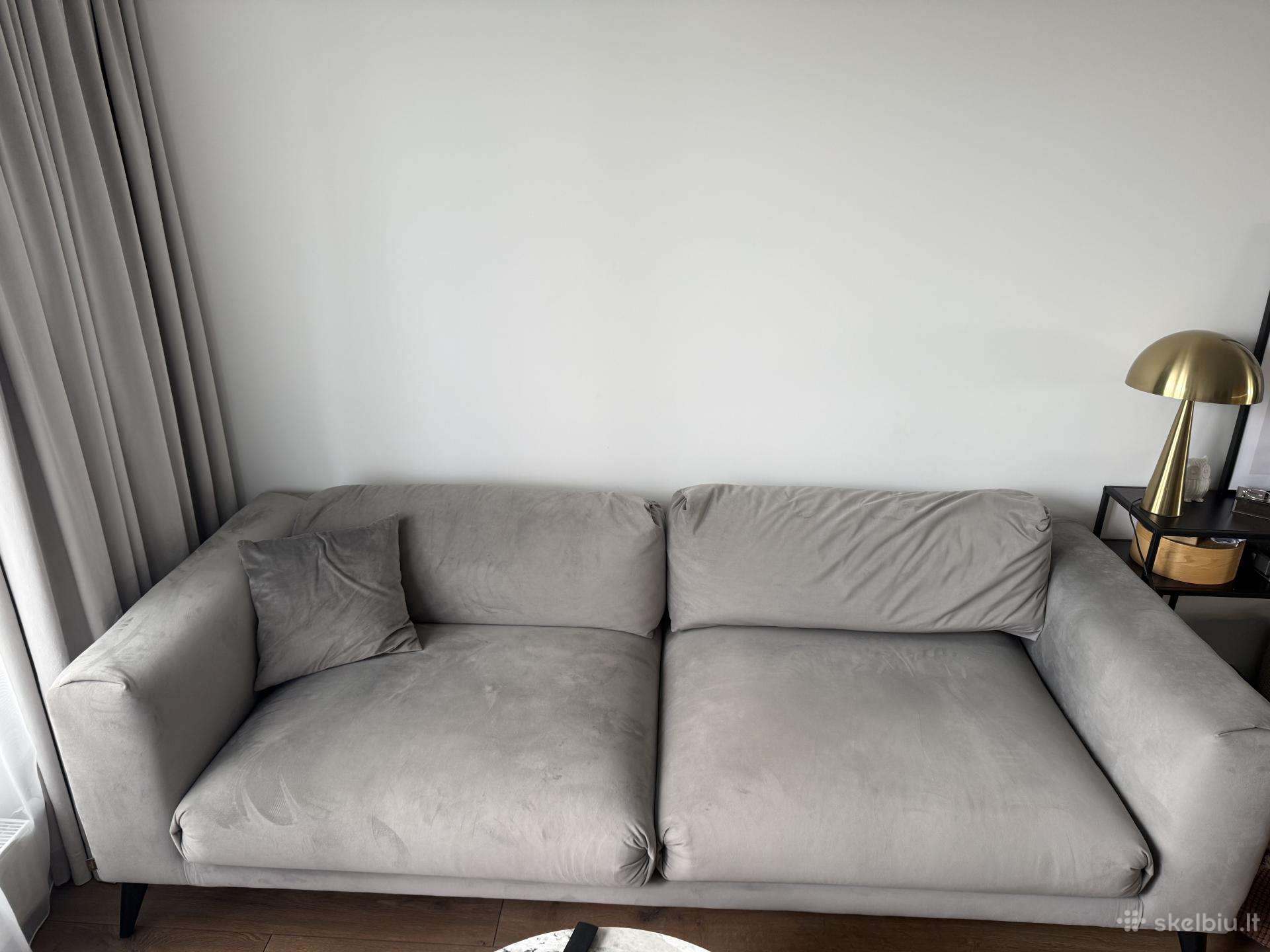 Labai patogi ir geros būklės sofa