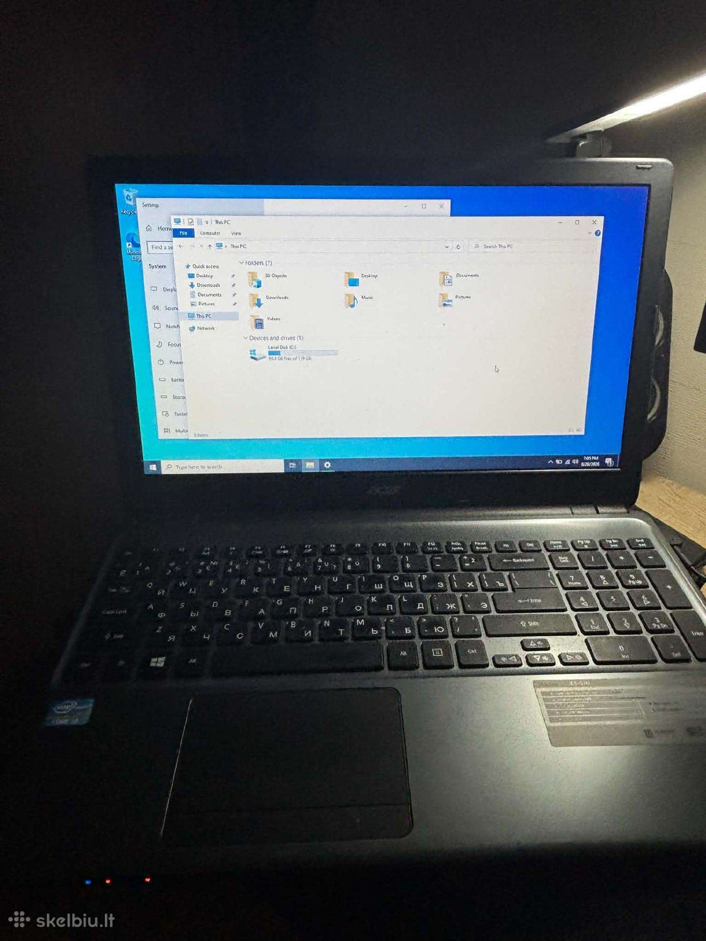 Acer E1-570