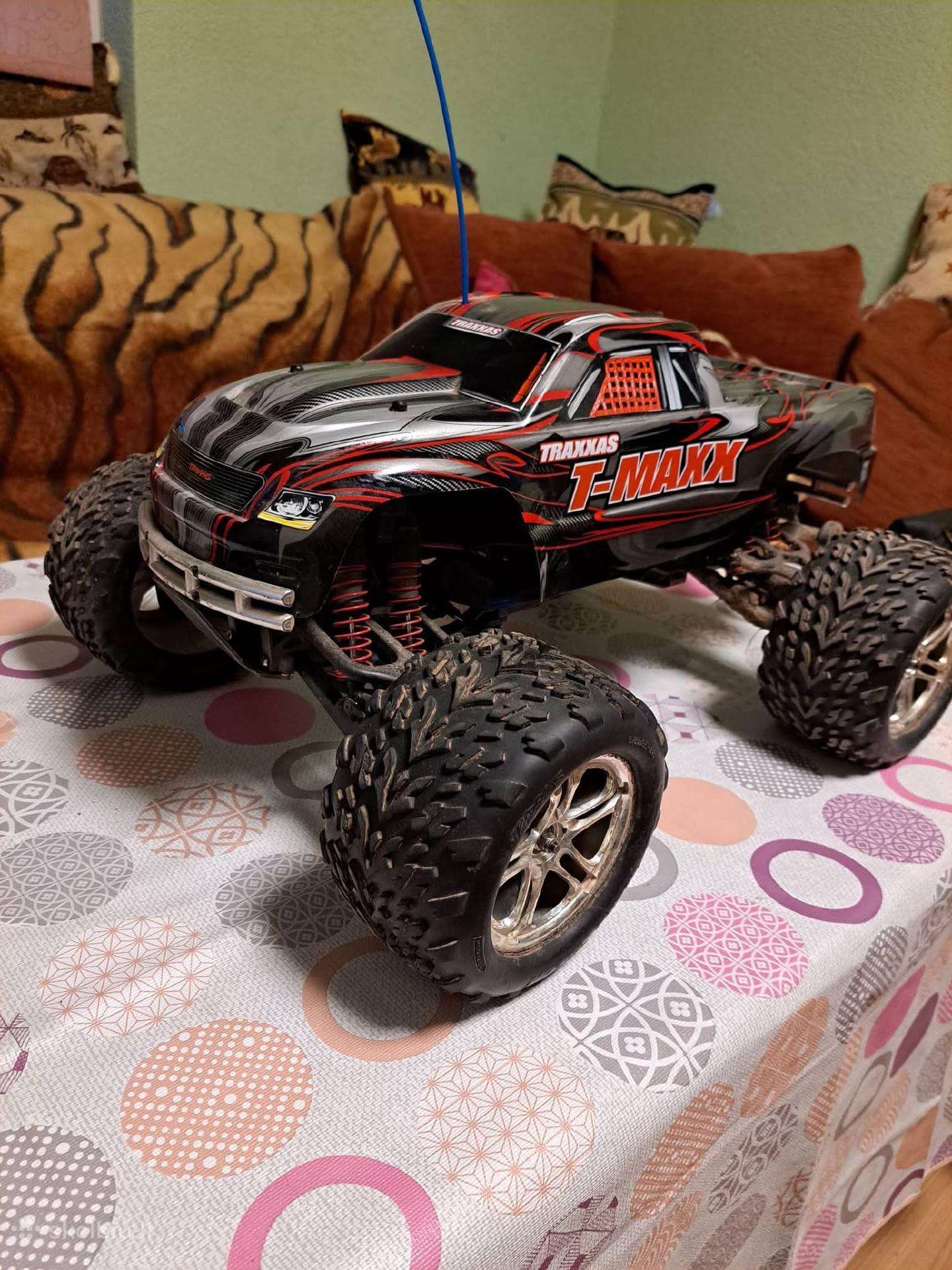 Nupirkčiau traxxas T maxx nitro