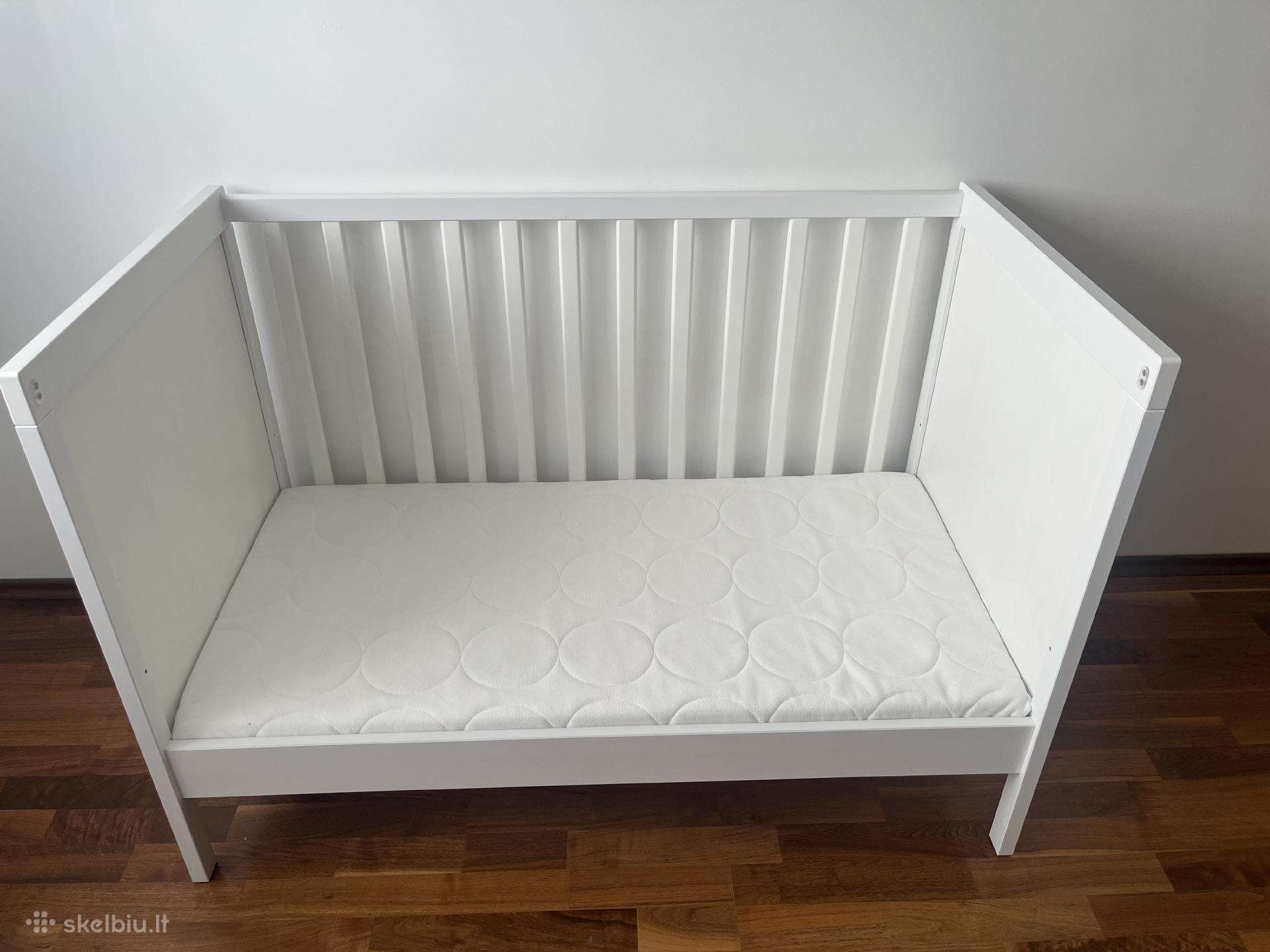Kūdikio lovelė su čiužiniu ir paklodėmis