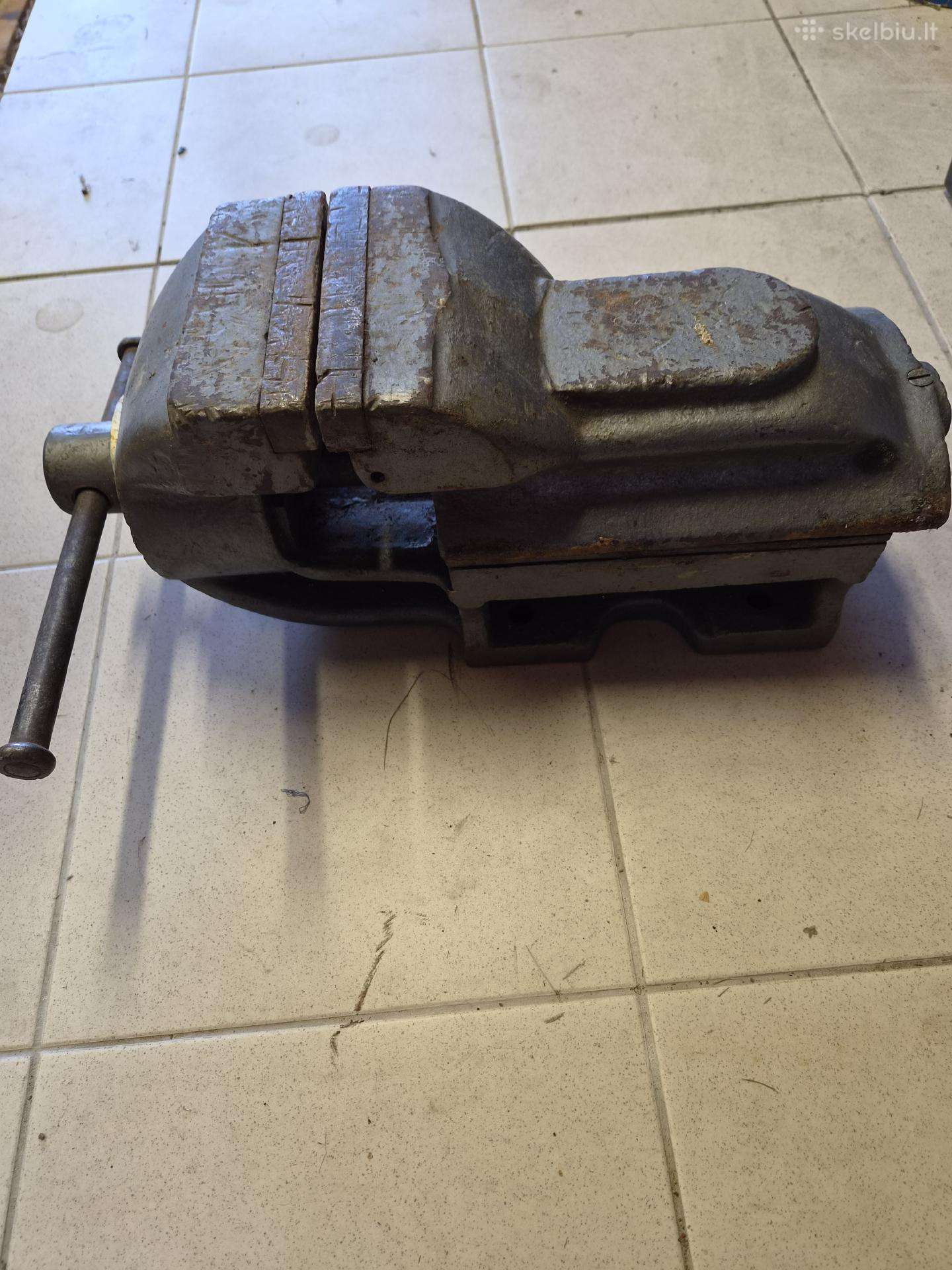 Pigiai parduodu šaltkalviškus spaustuvus 145 mm