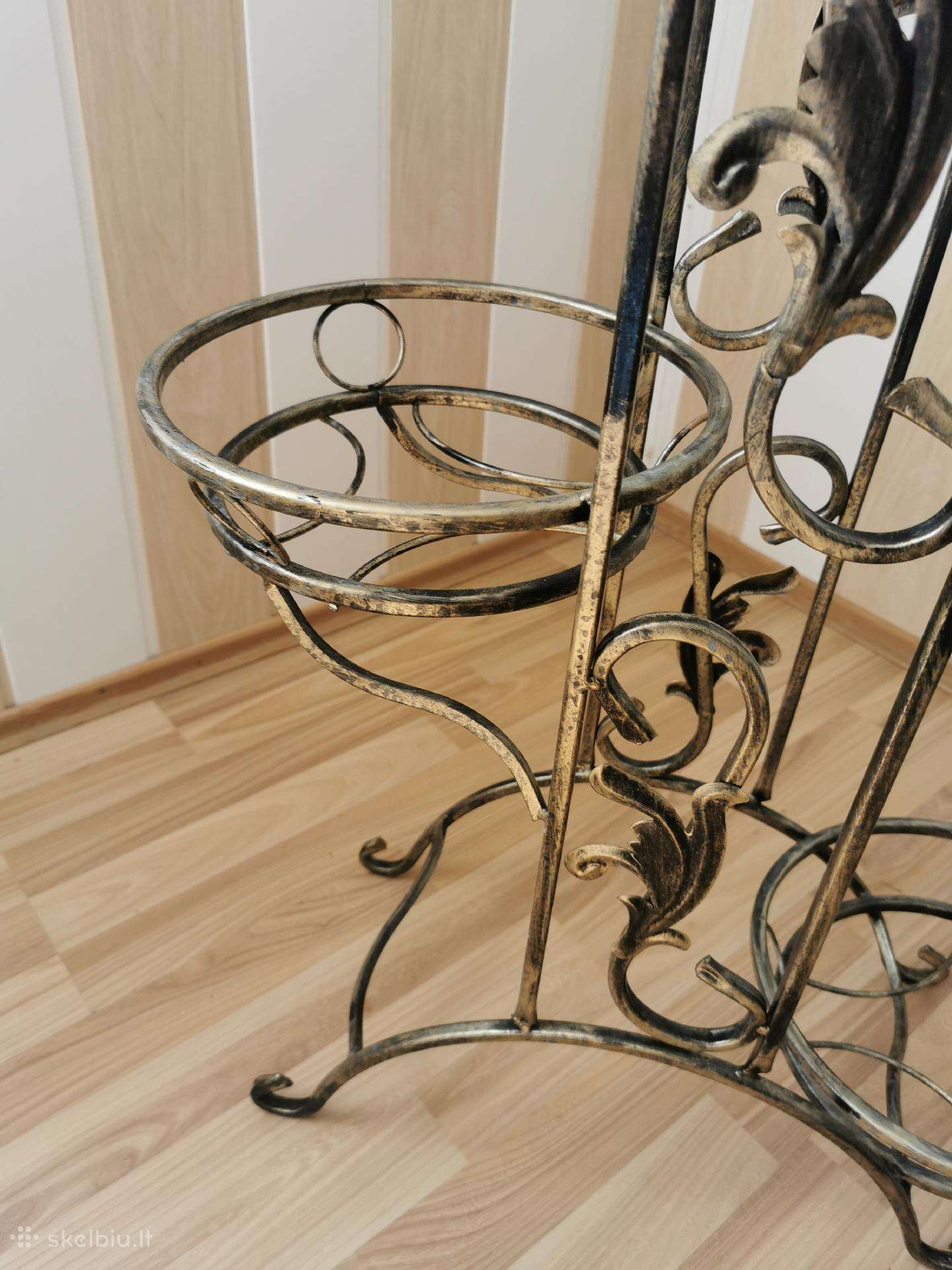 Stovas gėlėms