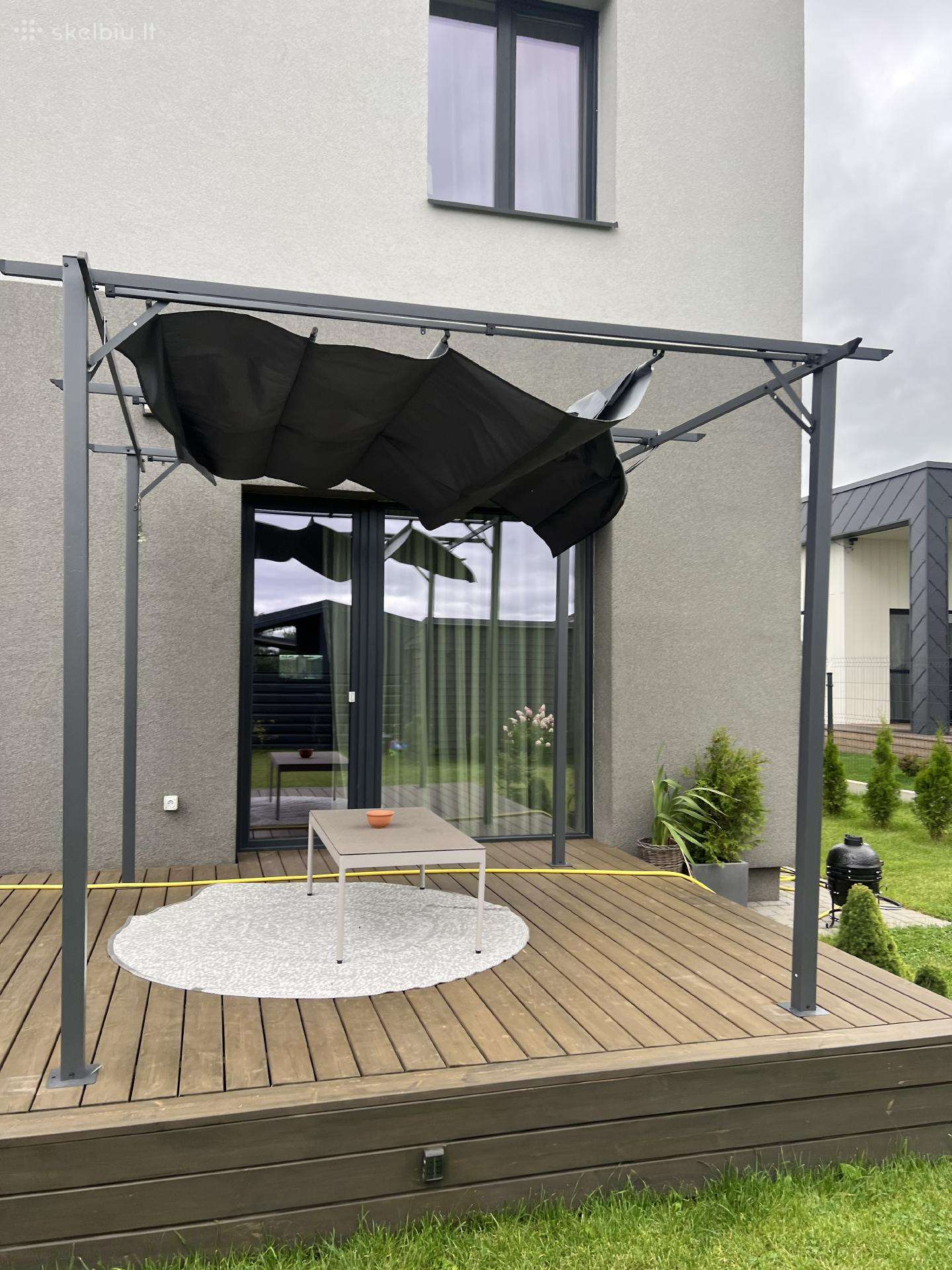 Praktiškai nauja pergola 3x3 m. Už 150 eur.