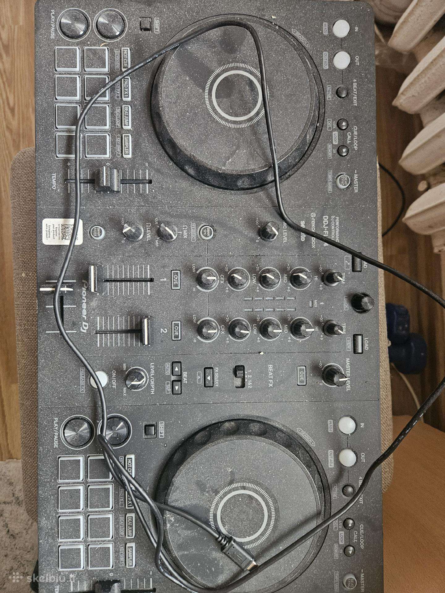 Parduodamas Dj pultas Ddj-flx4