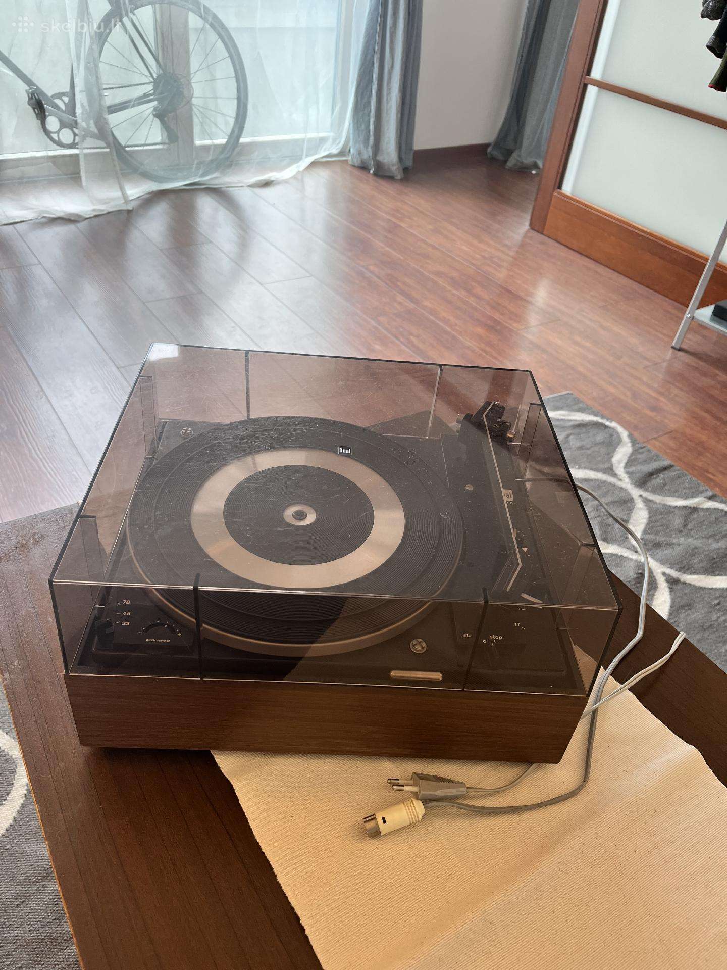 Dual 1210 patefonas