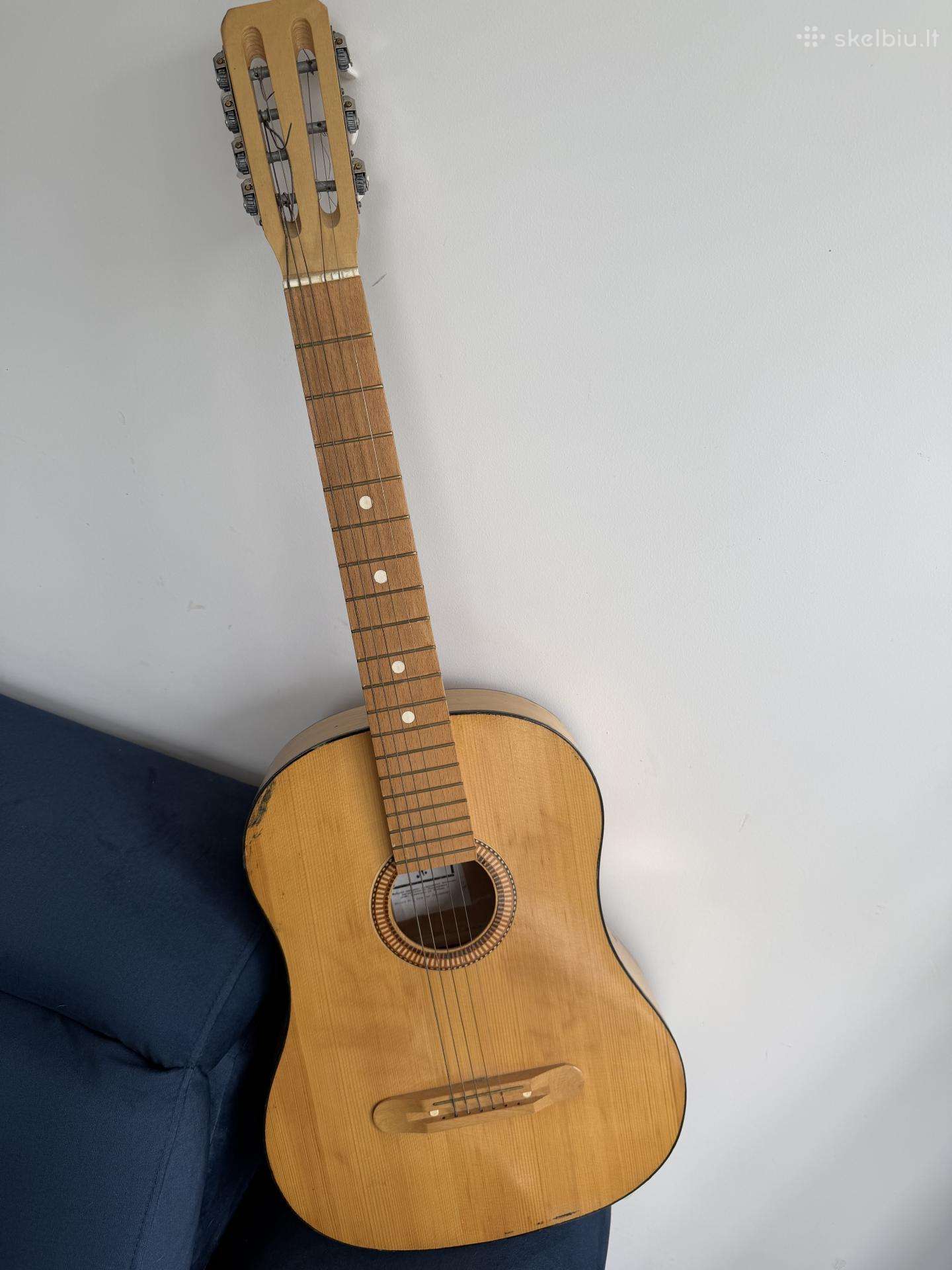 Parduodama gitara.