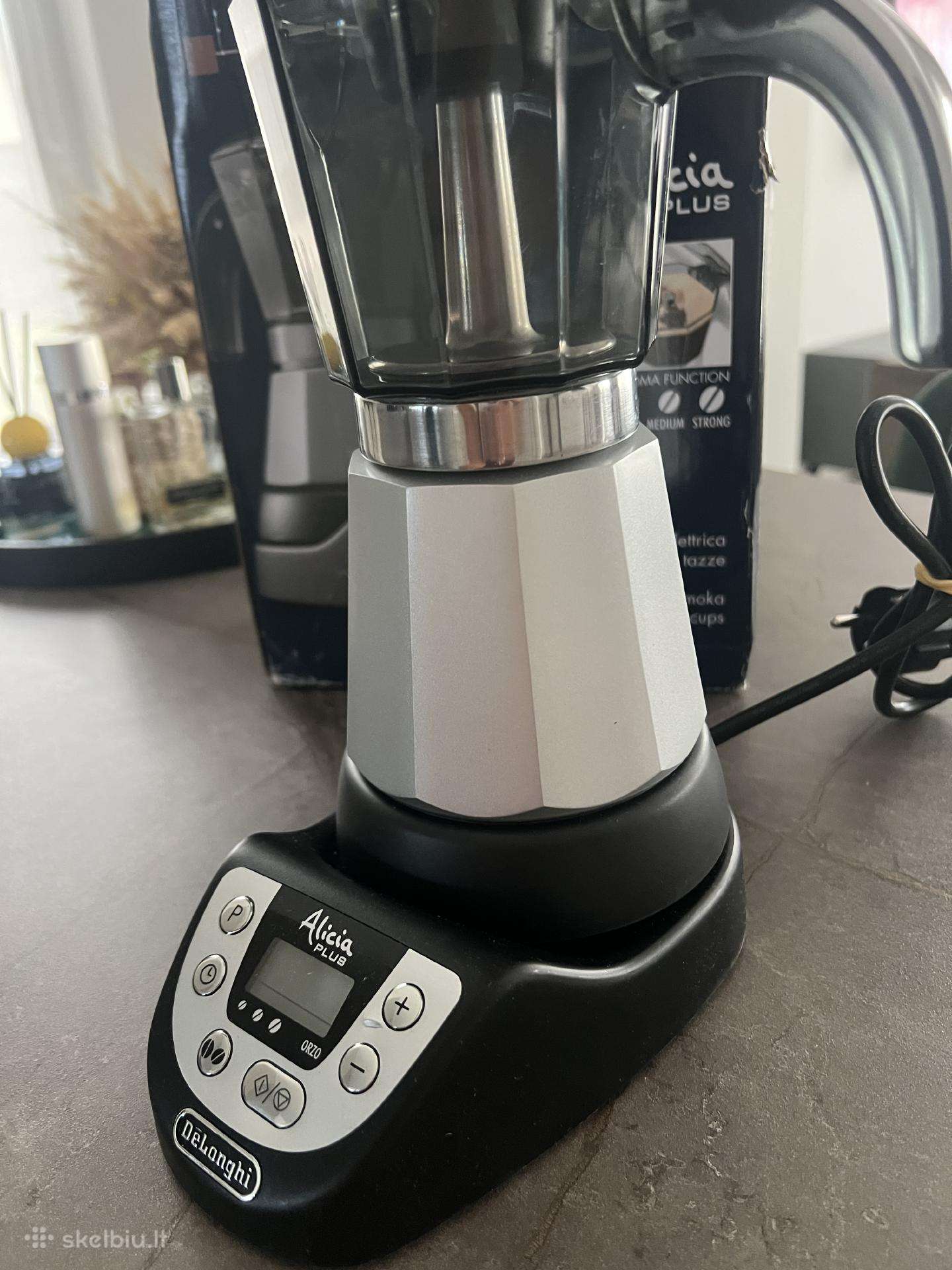 Naujas kavos aparatas Delonghi už 49 eur.