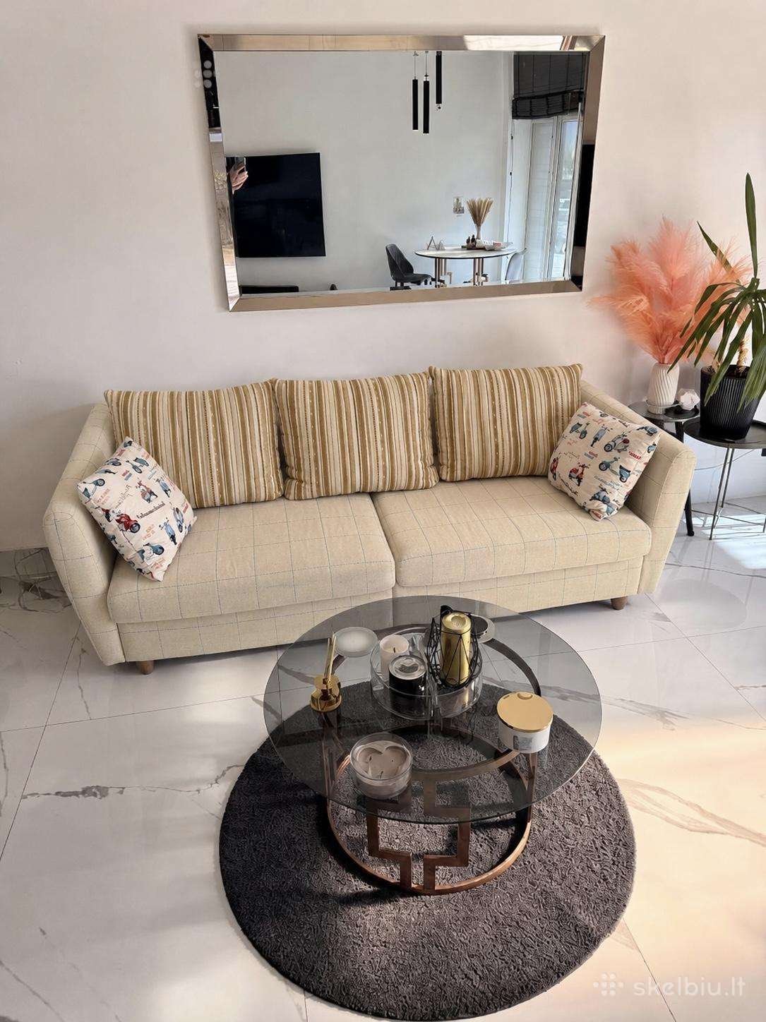 Sofa lova su patalynes deze